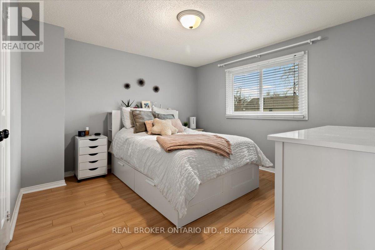 3182 Tania Crescent, Burlington, Ontario  L7M 3M7 - Photo 21 - W12700030