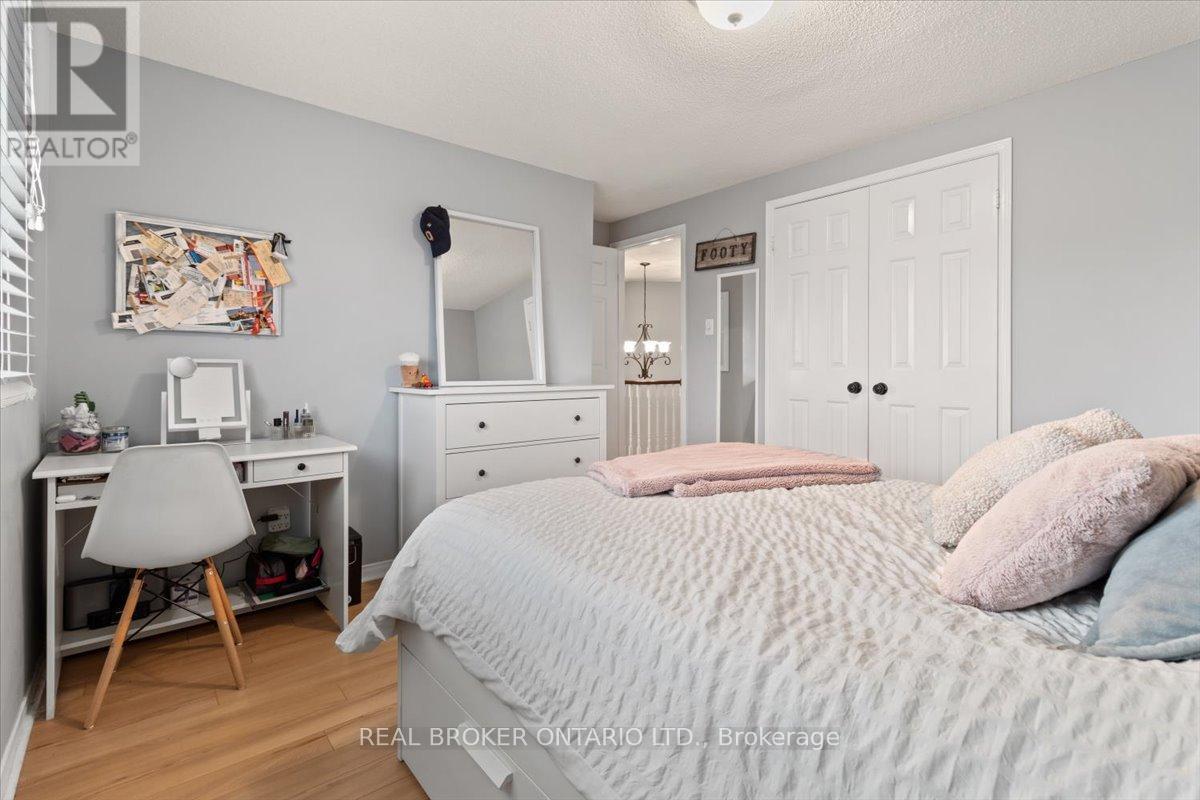 3182 Tania Crescent, Burlington, Ontario  L7M 3M7 - Photo 22 - W12700030