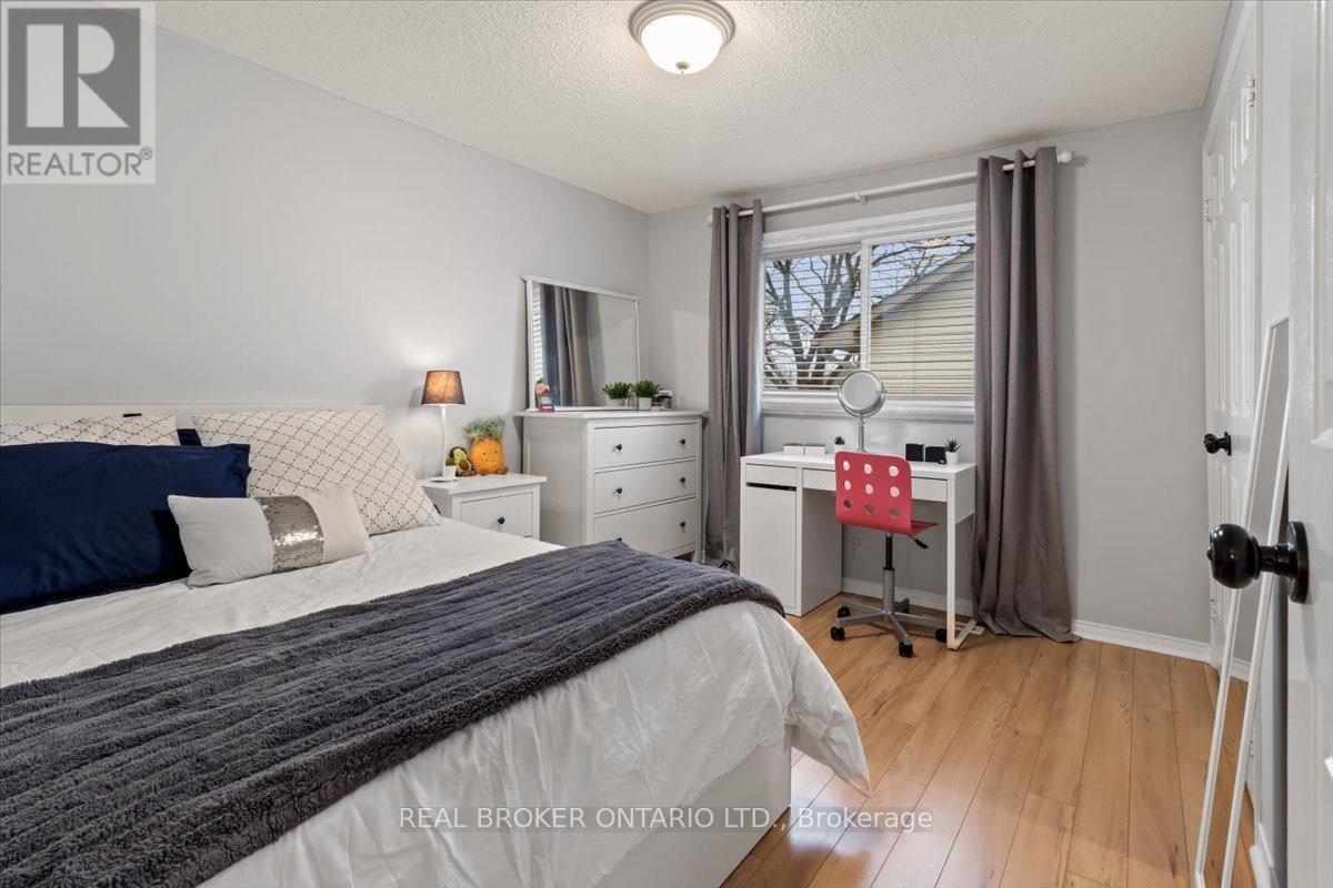 3182 Tania Crescent, Burlington, Ontario  L7M 3M7 - Photo 23 - W12700030