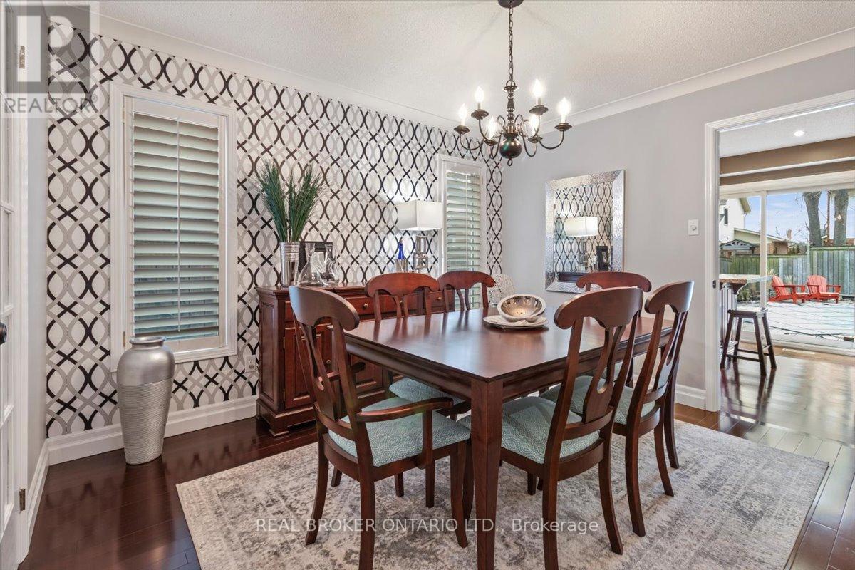 3182 Tania Crescent, Burlington, Ontario  L7M 3M7 - Photo 7 - W12700030