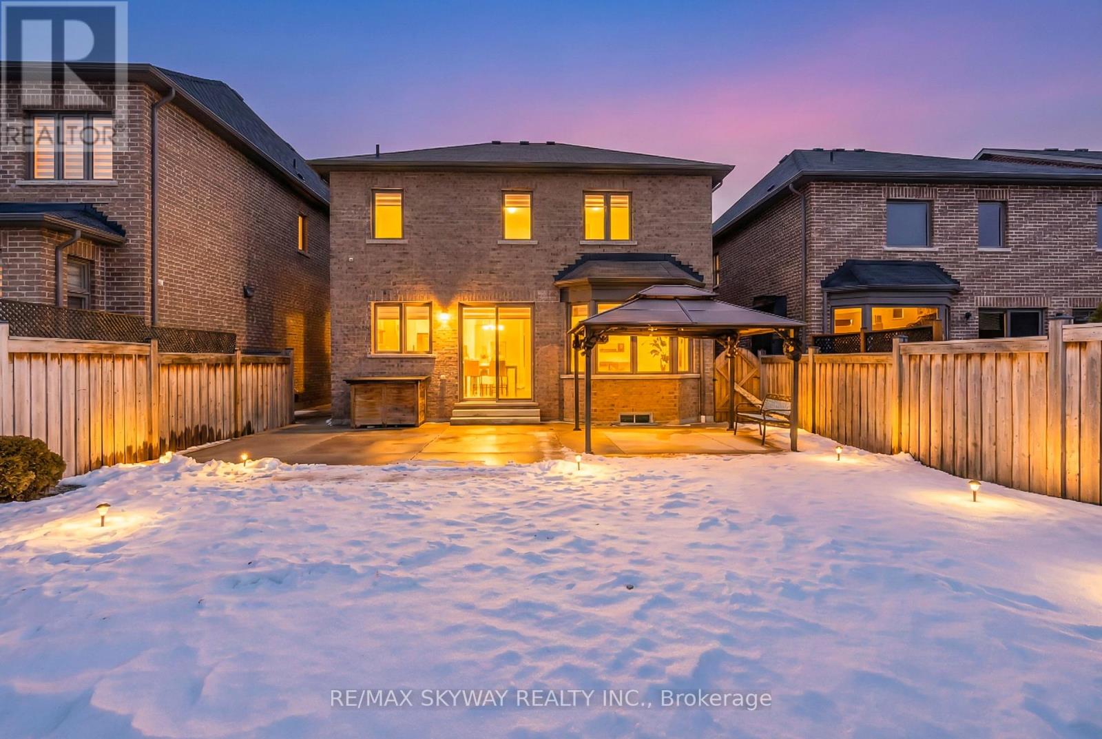 46 Ash Hill Avenue, Caledon, Ontario  L7C 4H8 - Photo 2 - W12700062