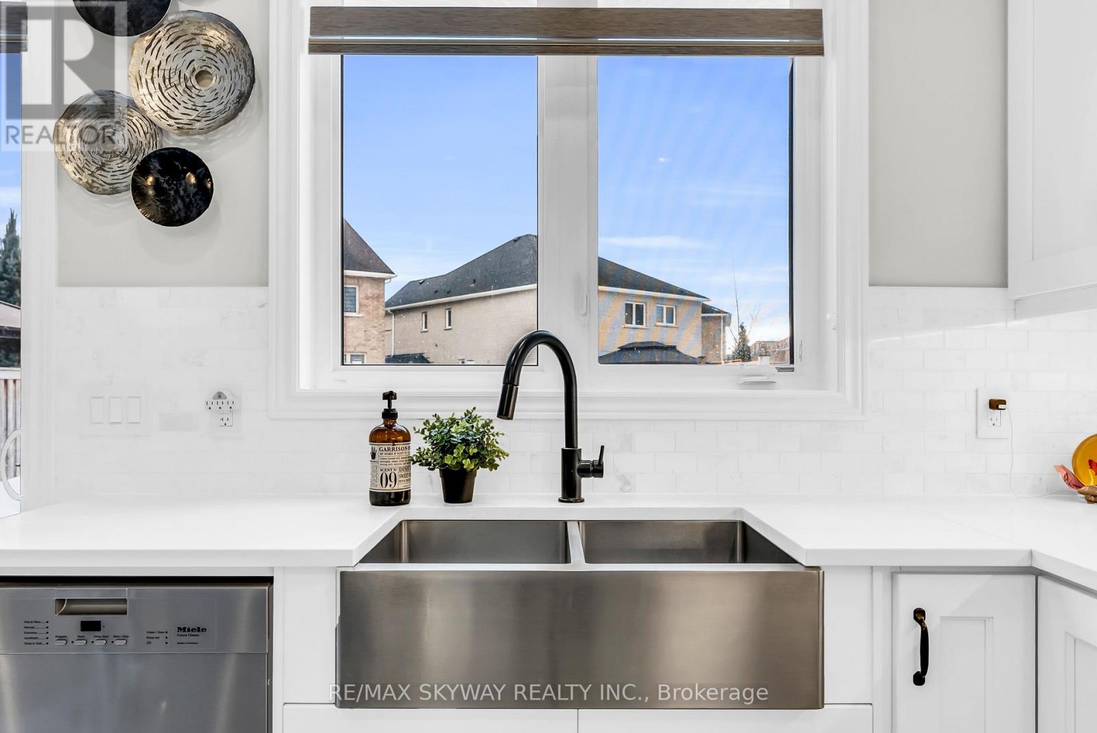 46 Ash Hill Avenue, Caledon, Ontario  L7C 4H8 - Photo 20 - W12700062