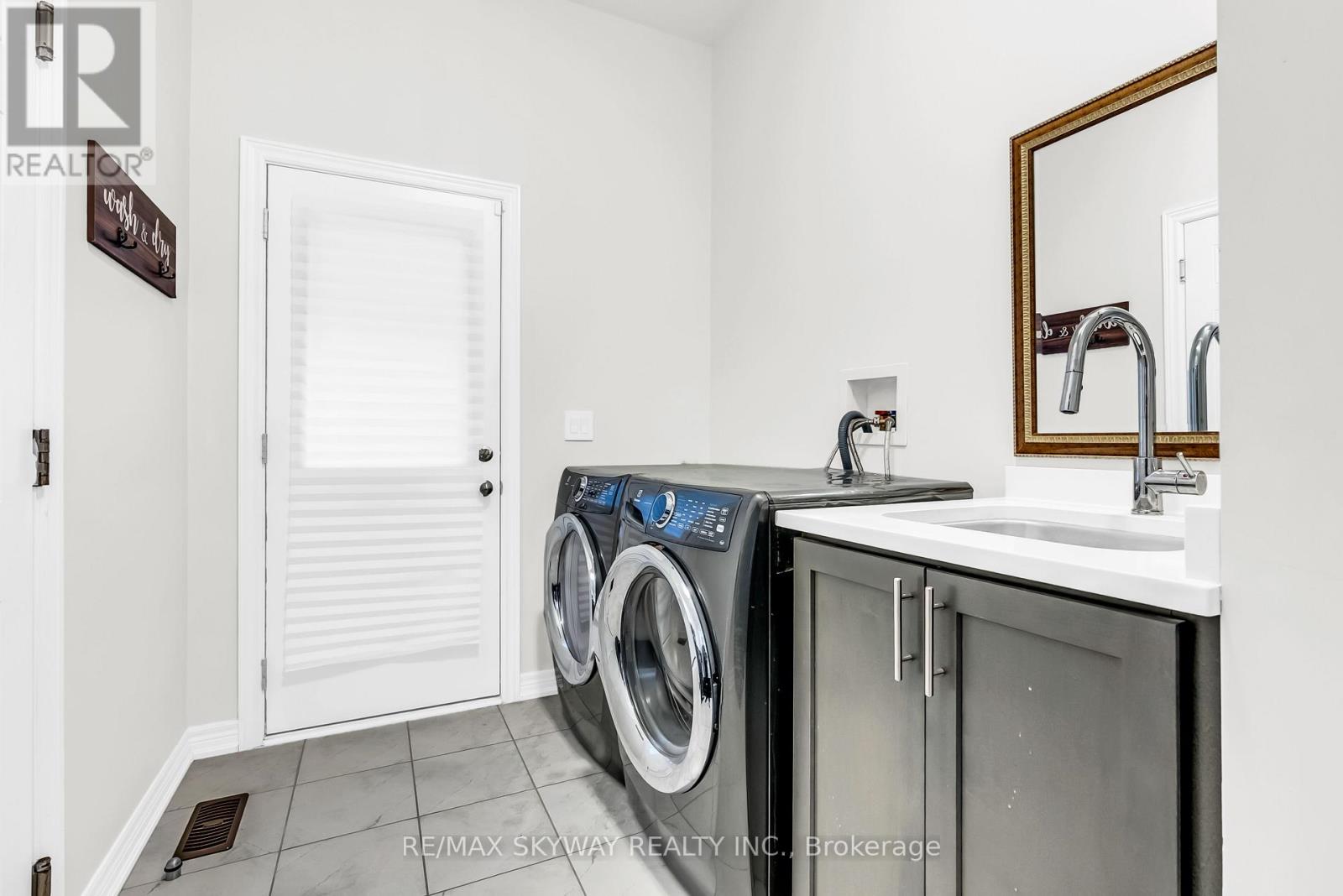 46 Ash Hill Avenue, Caledon, Ontario  L7C 4H8 - Photo 23 - W12700062