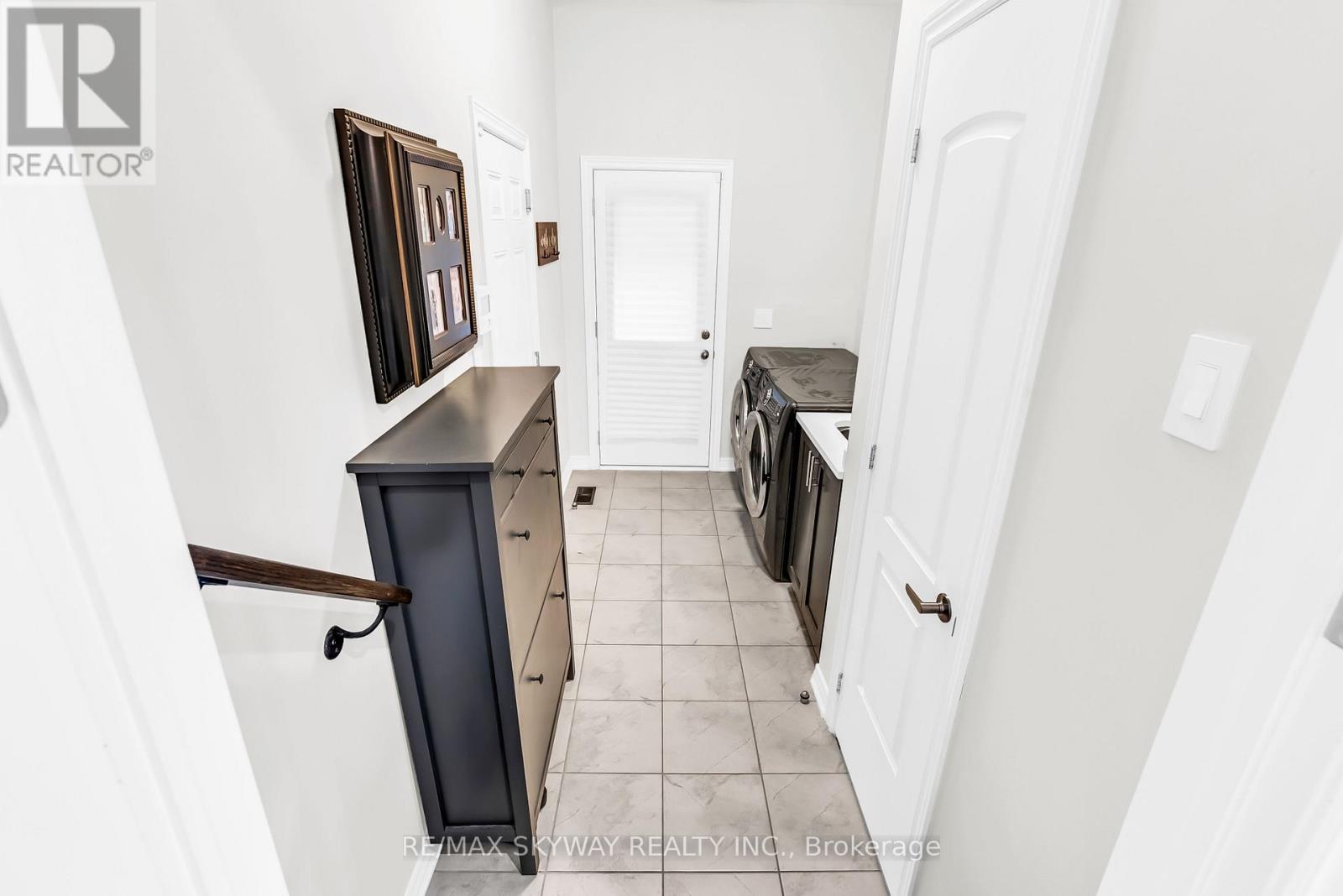 46 Ash Hill Avenue, Caledon, Ontario  L7C 4H8 - Photo 24 - W12700062