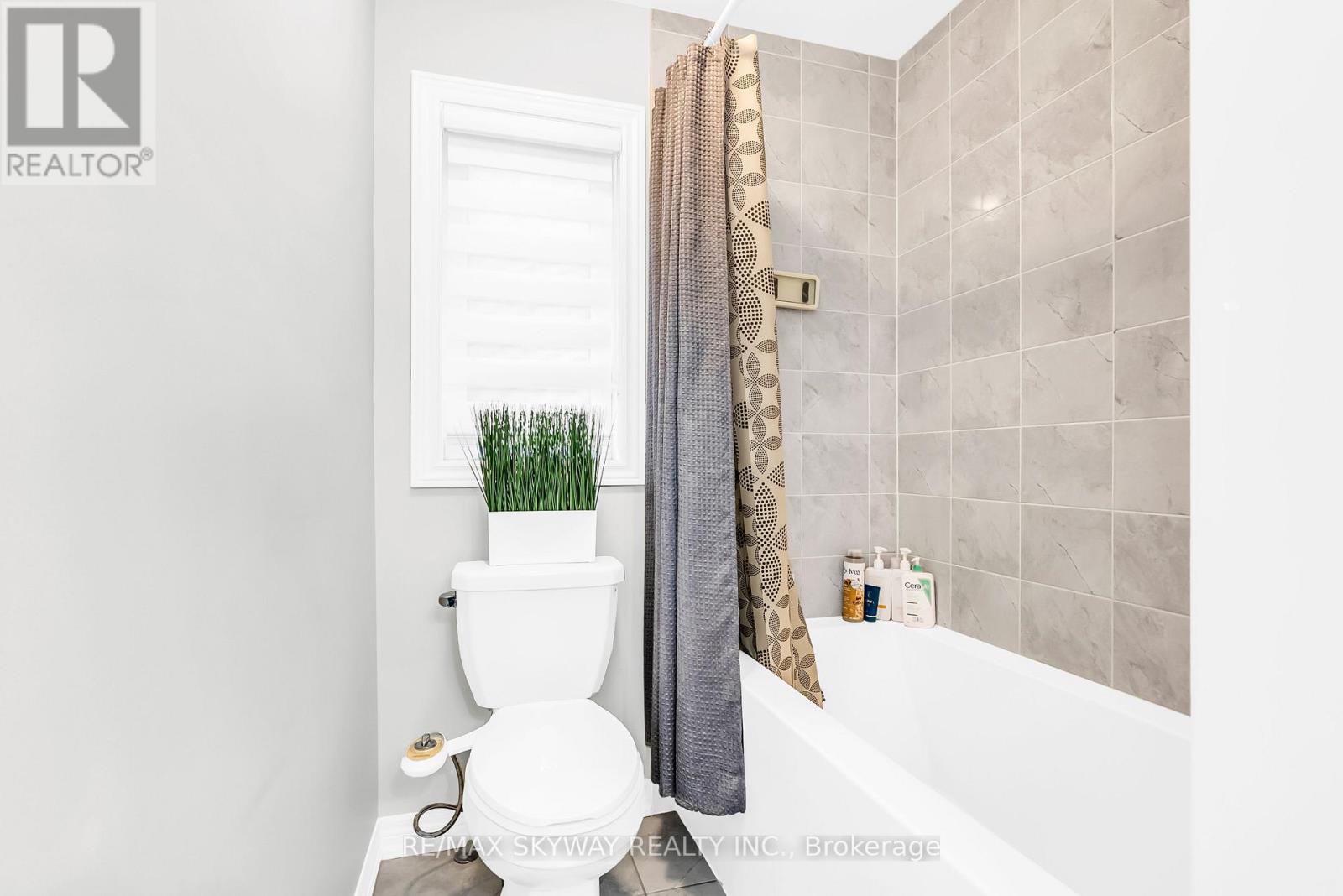 46 Ash Hill Avenue, Caledon, Ontario  L7C 4H8 - Photo 37 - W12700062