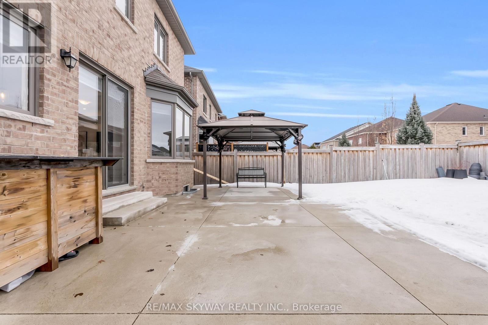 46 Ash Hill Avenue, Caledon, Ontario  L7C 4H8 - Photo 47 - W12700062