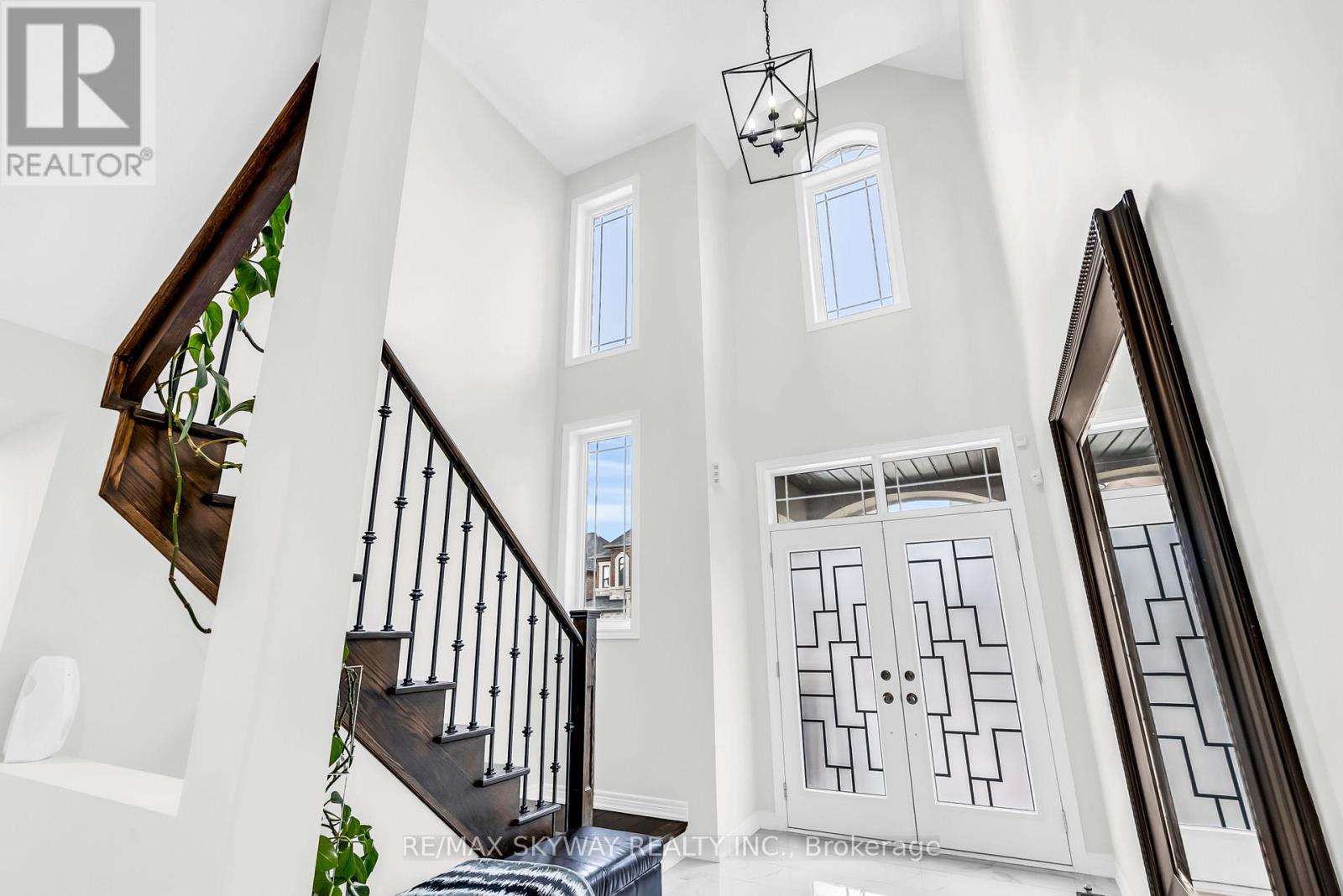 46 Ash Hill Avenue, Caledon, Ontario  L7C 4H8 - Photo 9 - W12700062