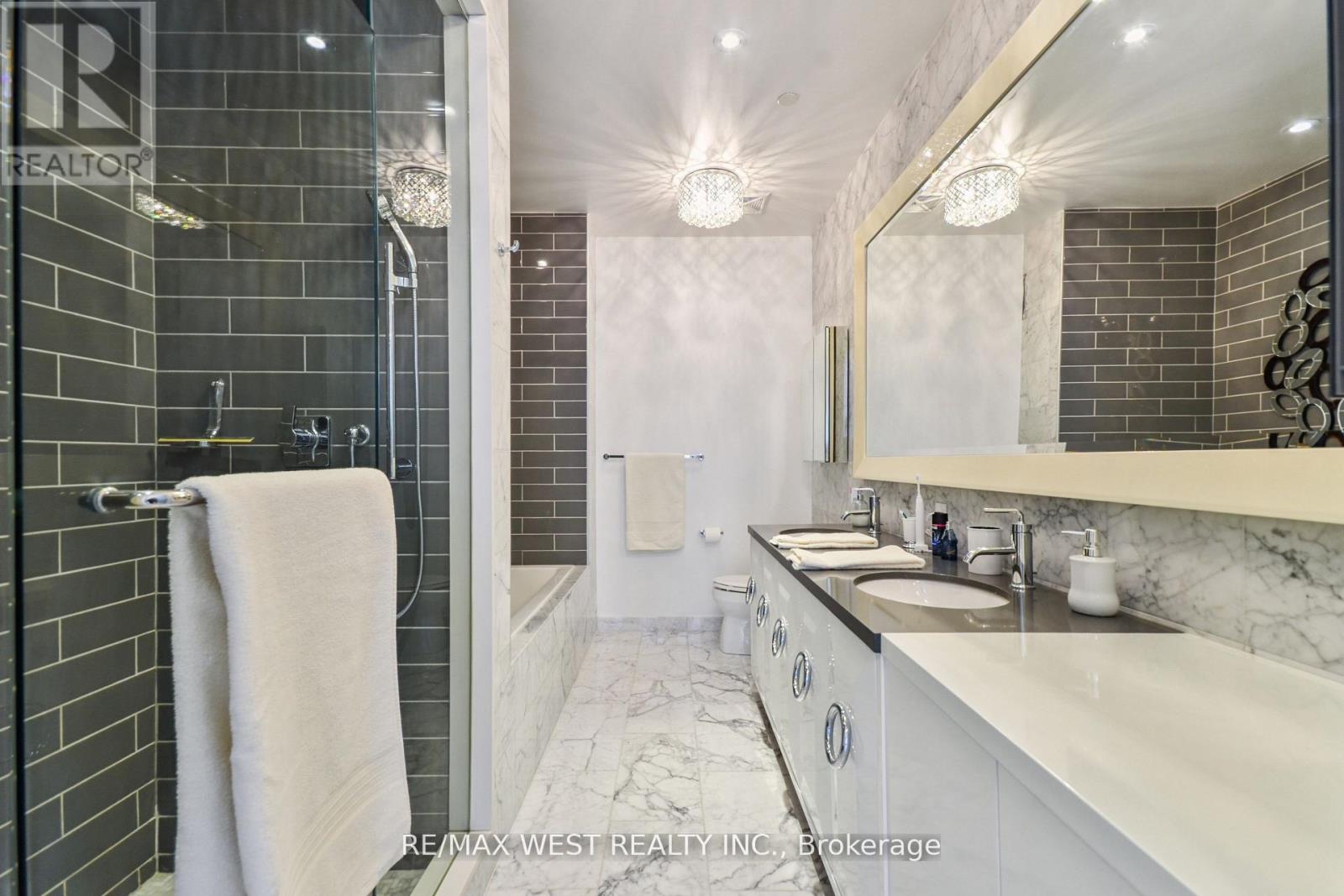 2906 - 88 Park Lawn Road, Toronto, Ontario  M8Y 0B5 - Photo 7 - W12700092