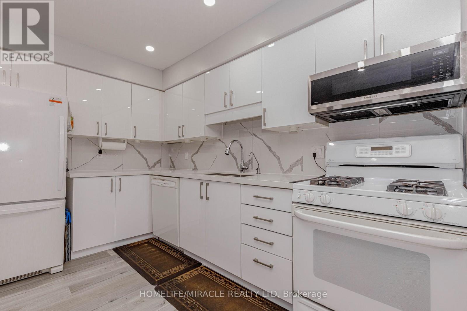 128 Karalee Crescent, Cambridge, Ontario  N3C 4H4 - Photo 10 - X12699916