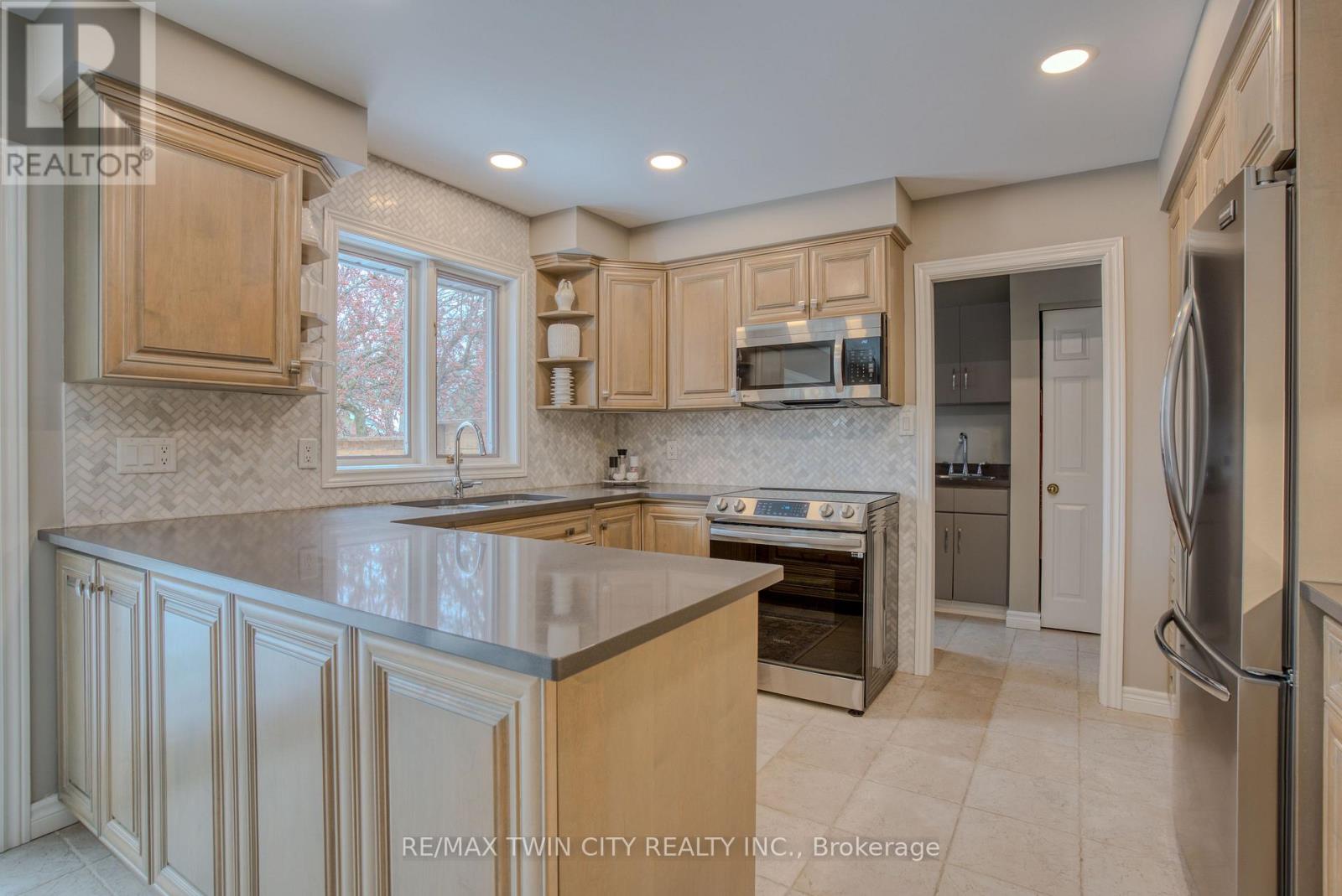 16 - 184 Roxton Drive, Waterloo, Ontario  N2T 1N8 - Photo 20 - X12699932