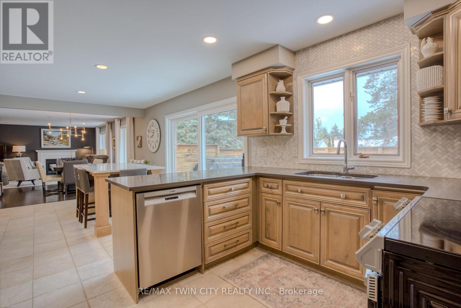 16 - 184 Roxton Drive, Waterloo, Ontario  N2T 1N8 - Photo 21 - X12699932