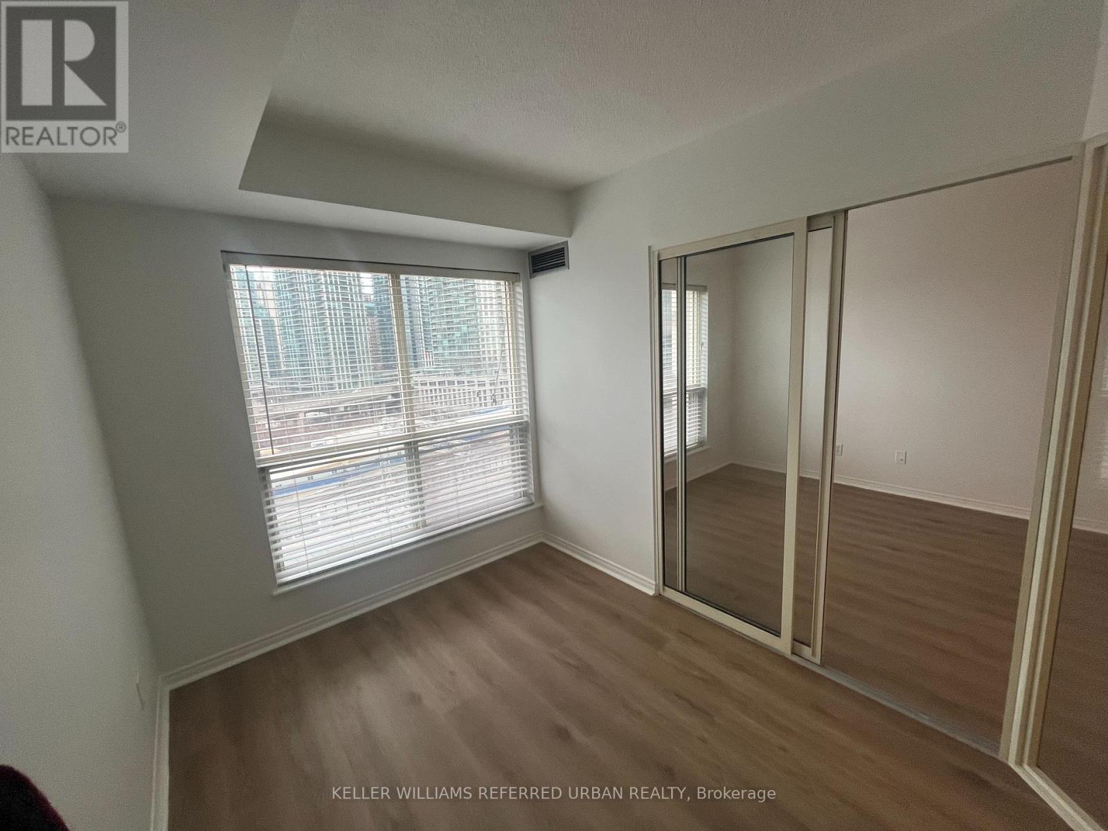 1001 - 25 The Esplanade, Toronto, Ontario  M5E 1W5 - Photo 7 - C12645838