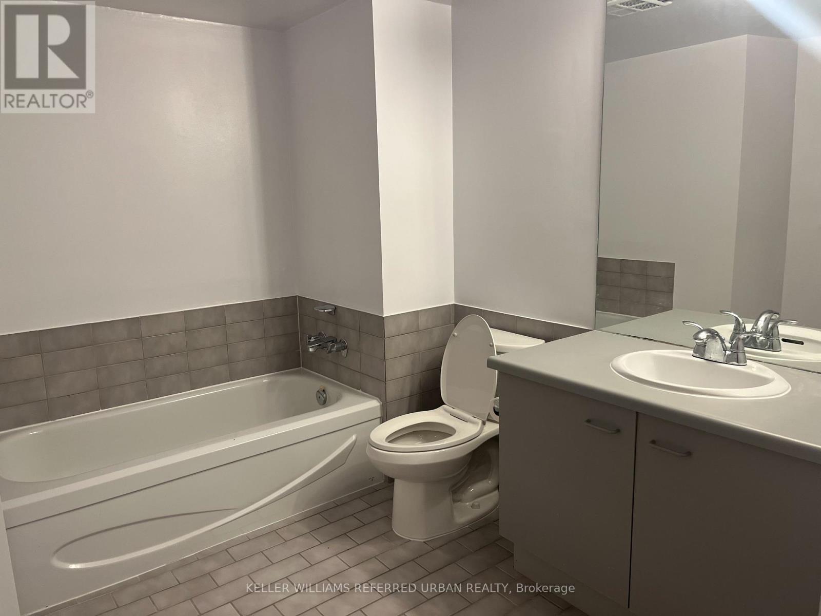 1001 - 25 The Esplanade, Toronto, Ontario  M5E 1W5 - Photo 9 - C12645838