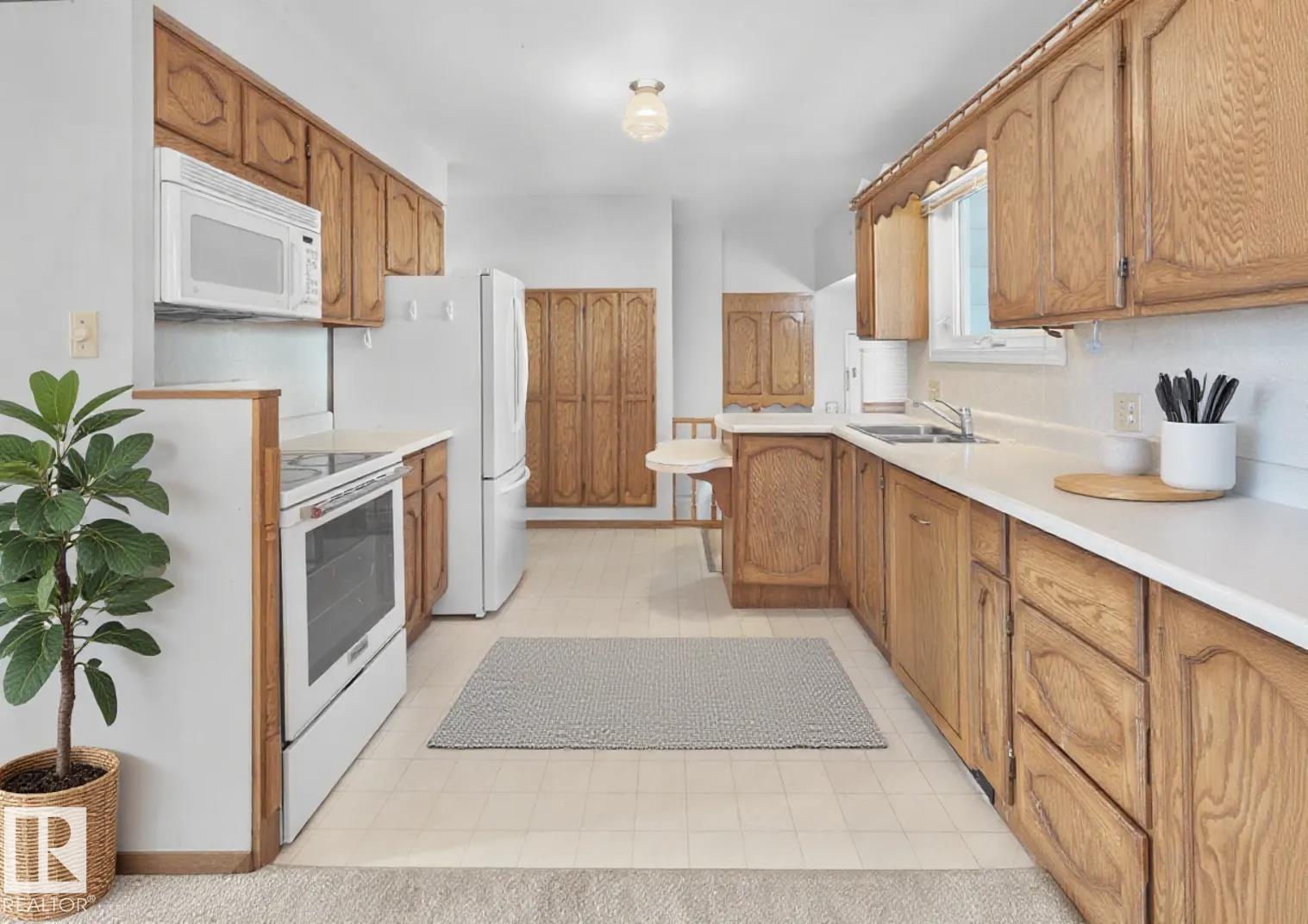 10512 54 Av Nw, Edmonton, Alberta  T6H 0T7 - Photo 13 - E4466954