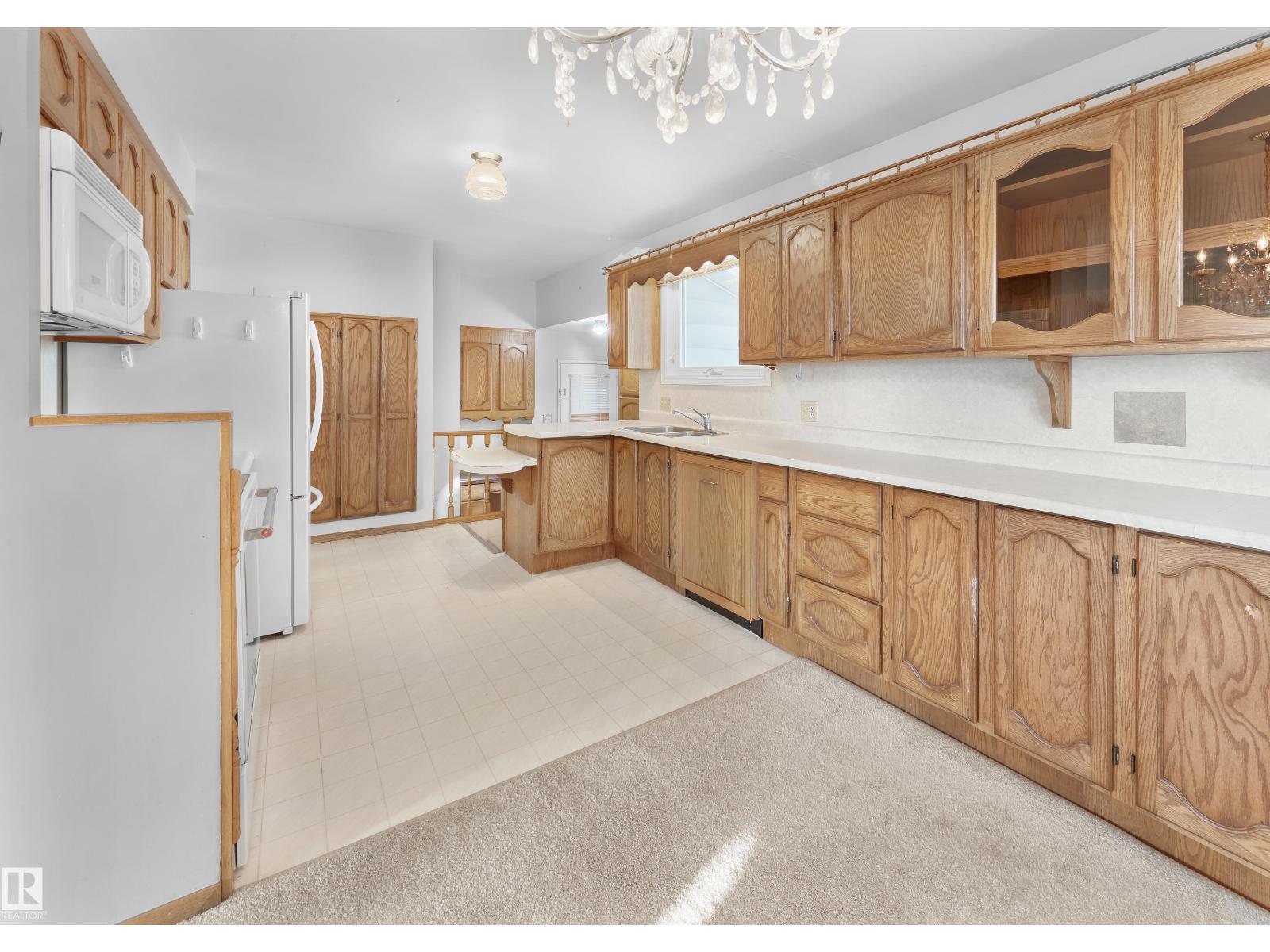 10512 54 Av Nw, Edmonton, Alberta  T6H 0T7 - Photo 11 - E4466954