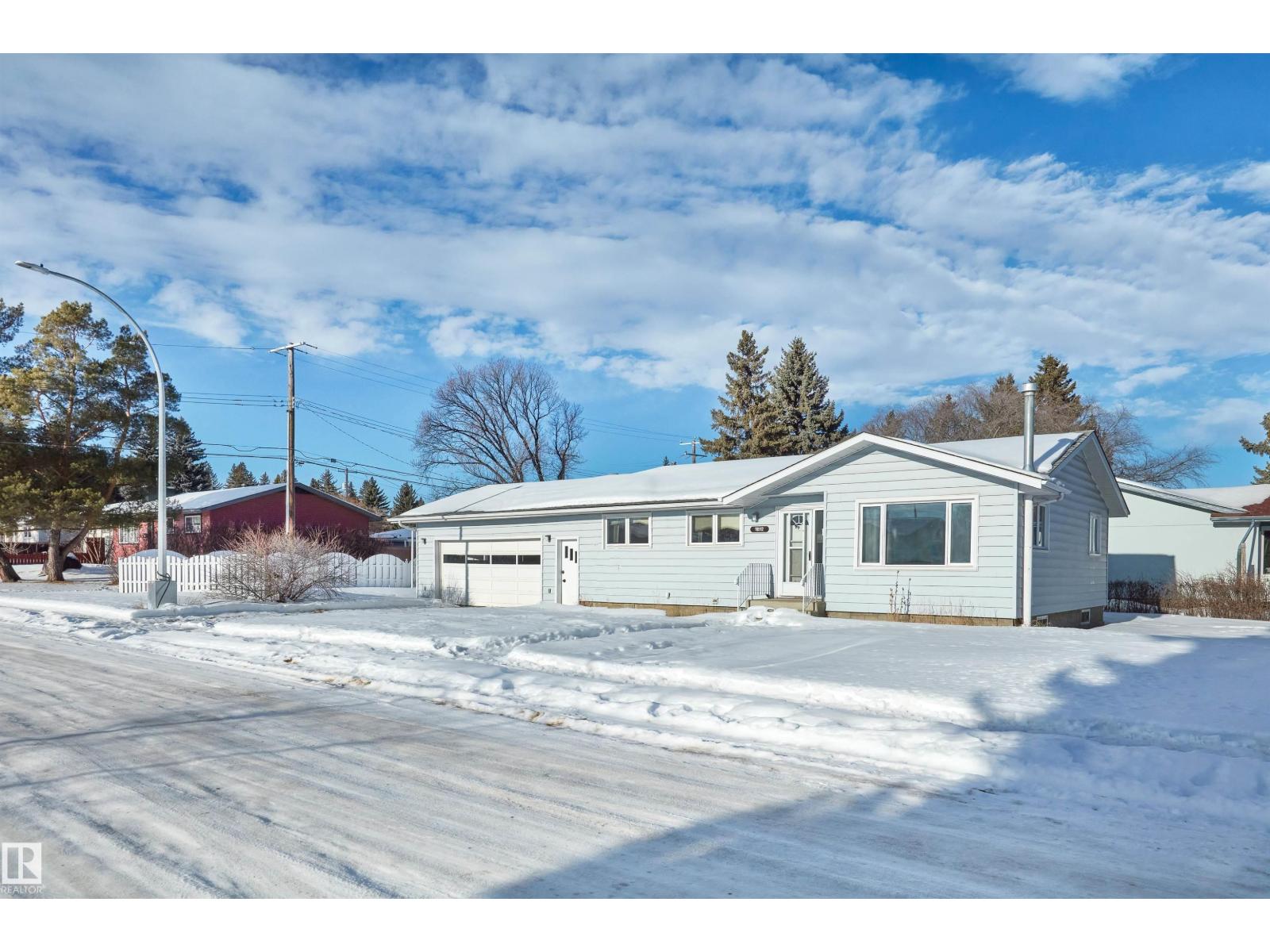 10512 54 Av Nw, Edmonton, Alberta  T6H 0T7 - Photo 2 - E4466954