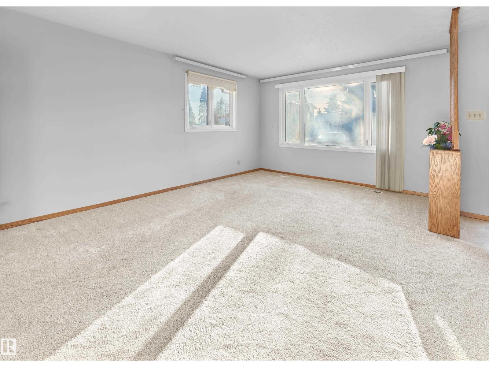 10512 54 Av Nw, Edmonton, Alberta  T6H 0T7 - Photo 5 - E4466954