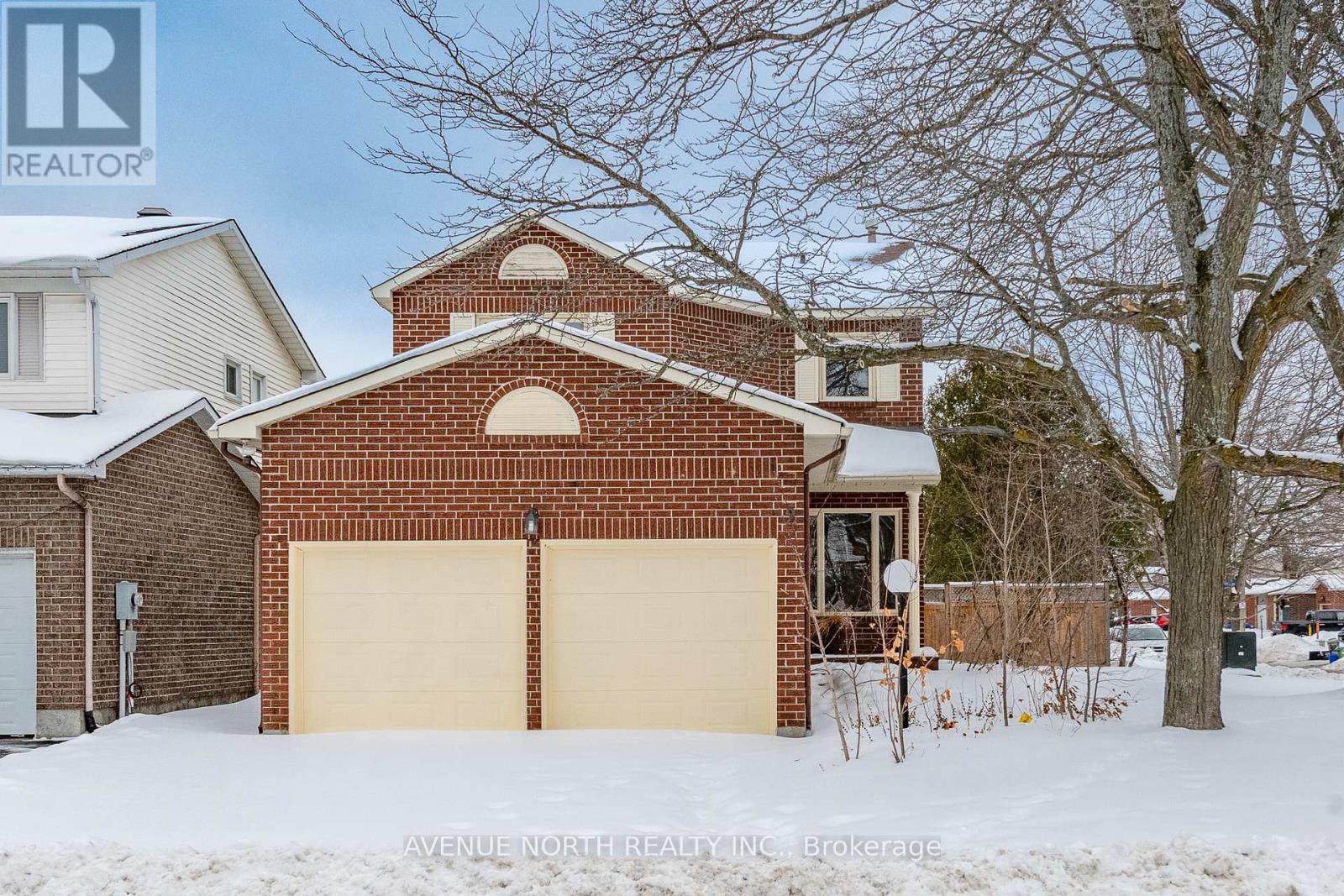 2 CHICKASAW CRESCENT, Ottawa, Ontario