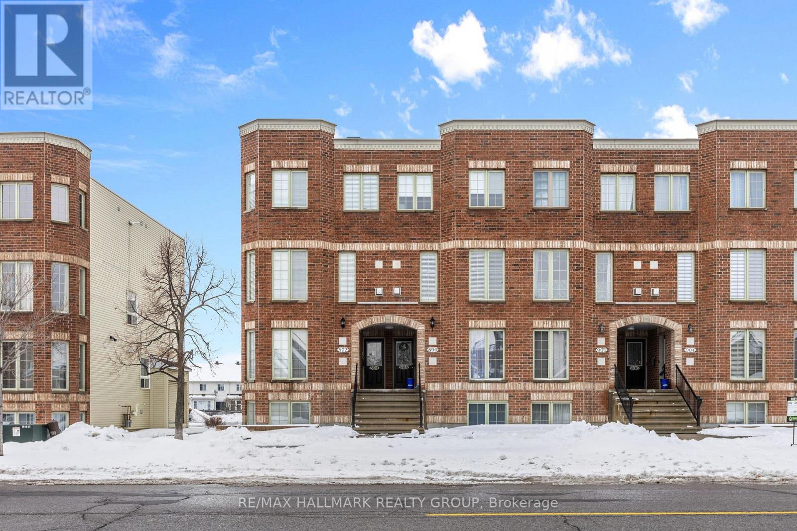 896 LONGFIELDS DRIVE, Ottawa, Ontario