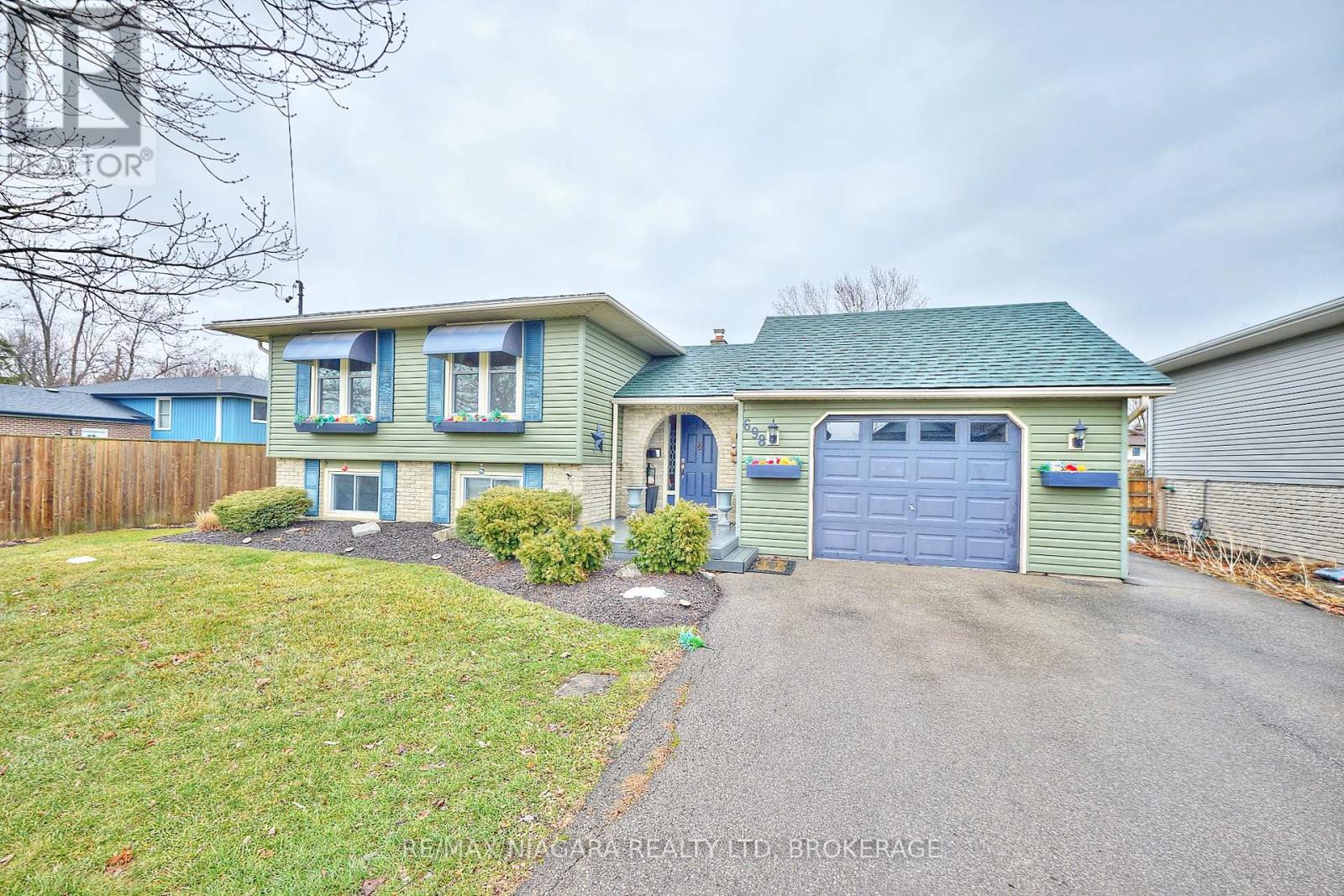 698 Buffalo Road, Fort Erie, Ontario  L2A 5T6 - Photo 2 - X12700226