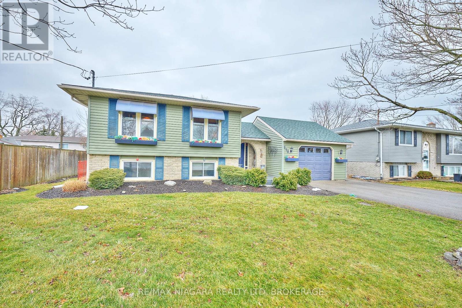 698 Buffalo Road, Fort Erie, Ontario  L2A 5T6 - Photo 3 - X12700226