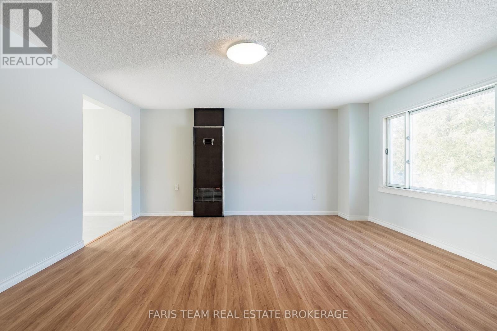 25 Ayling Reid Court, Wasaga Beach, Ontario  L9Z 2G5 - Photo 14 - S12691604