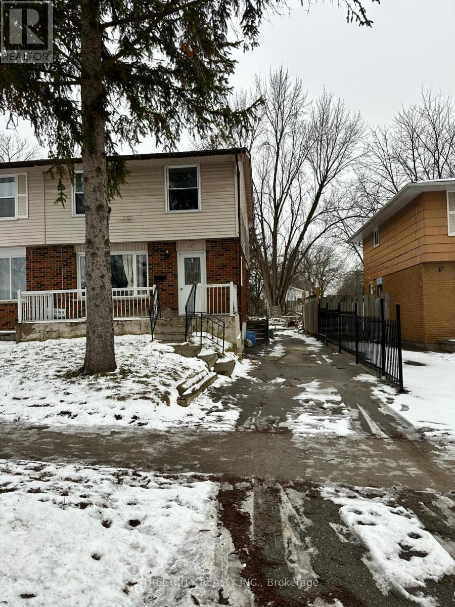 <div class="slider-price">$2,000 Monthly</div><p>1331 Limberlost Road, London North, Ontario</p>