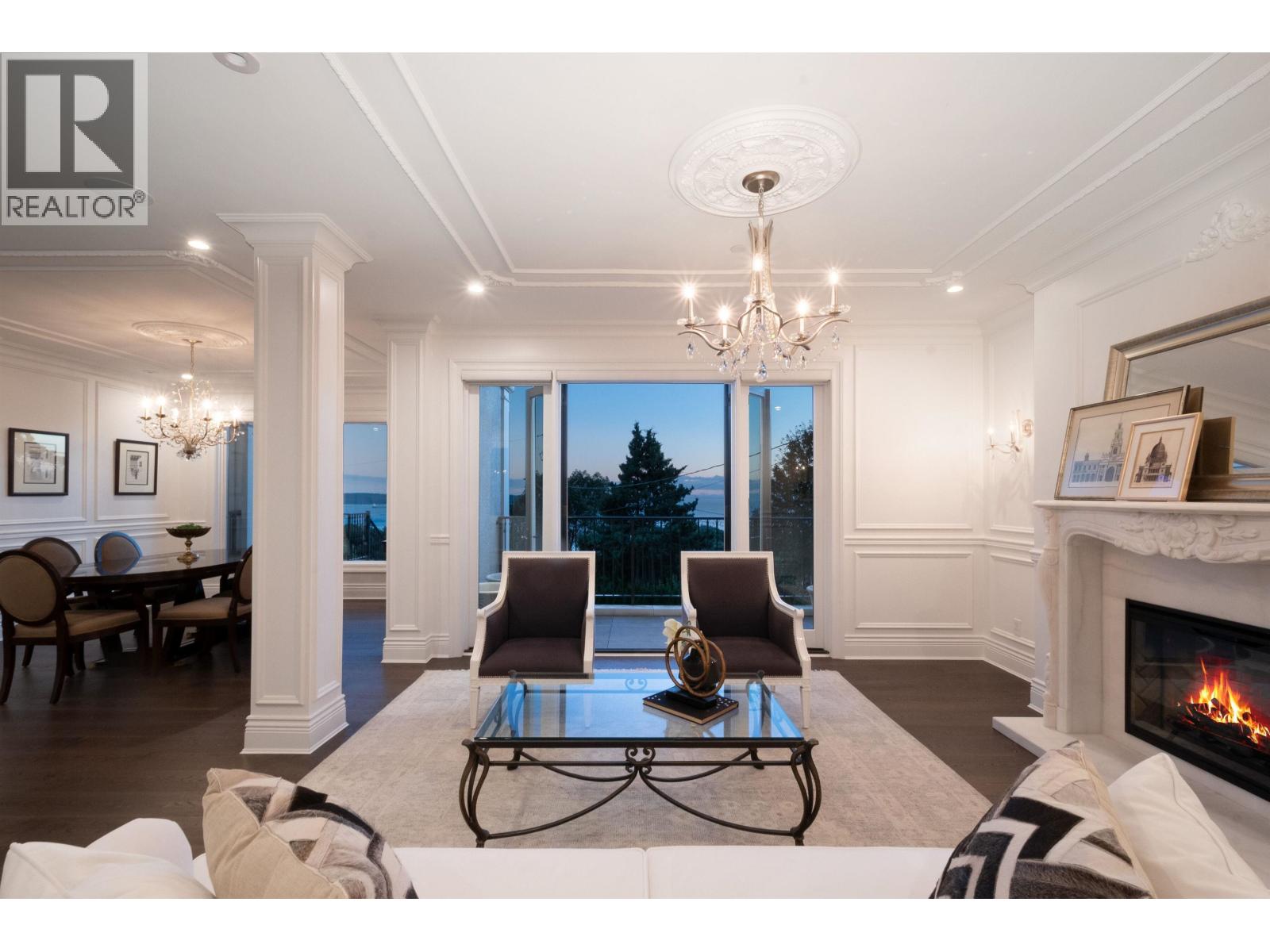 4135 Burkehill Place, West Vancouver, British Columbia  V7V 3M8 - Photo 3 - R3079845