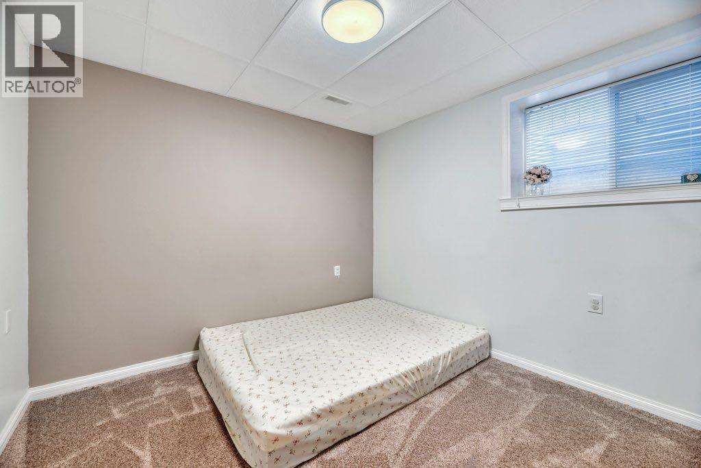 319 Saddlebrook Circle E, Calgary, Alberta  T3J 0J9 - Photo 32 - A2258515