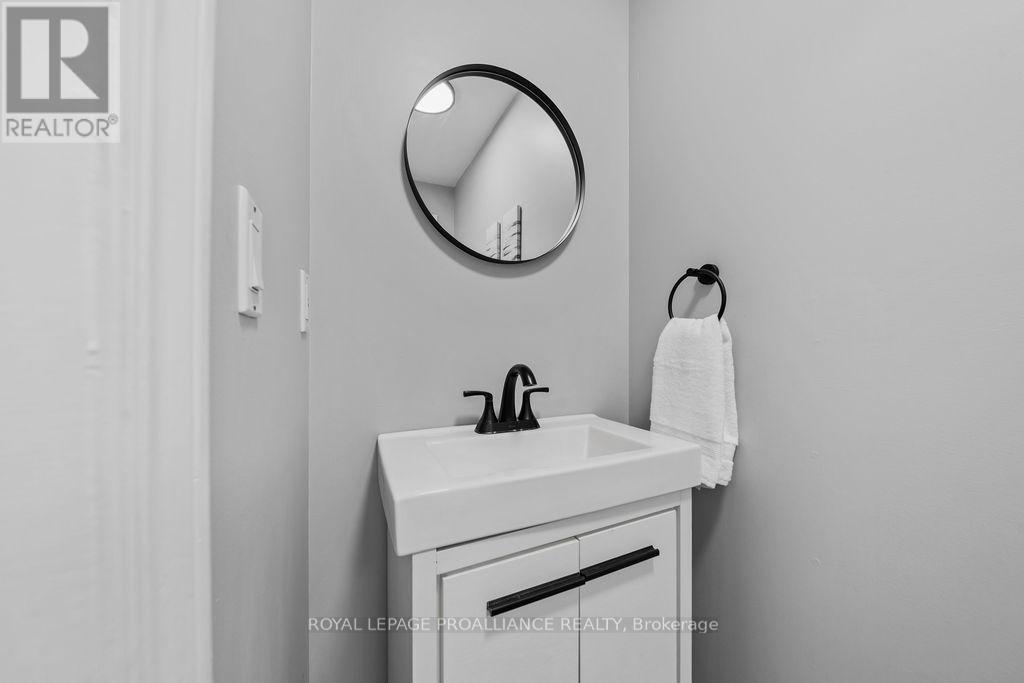 29 Sherwood Crescent, Belleville, Ontario  K8P 5G2 - Photo 25 - X12697742