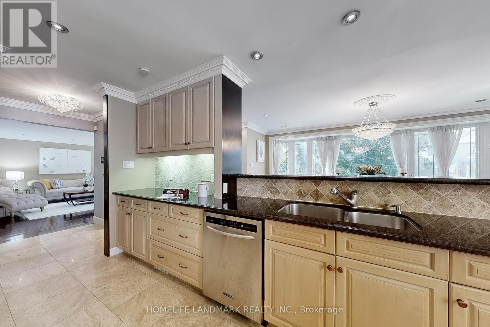 61 Whittaker Crescent, Toronto, Ontario  M2K 1K9 - Photo 14 - C12700256