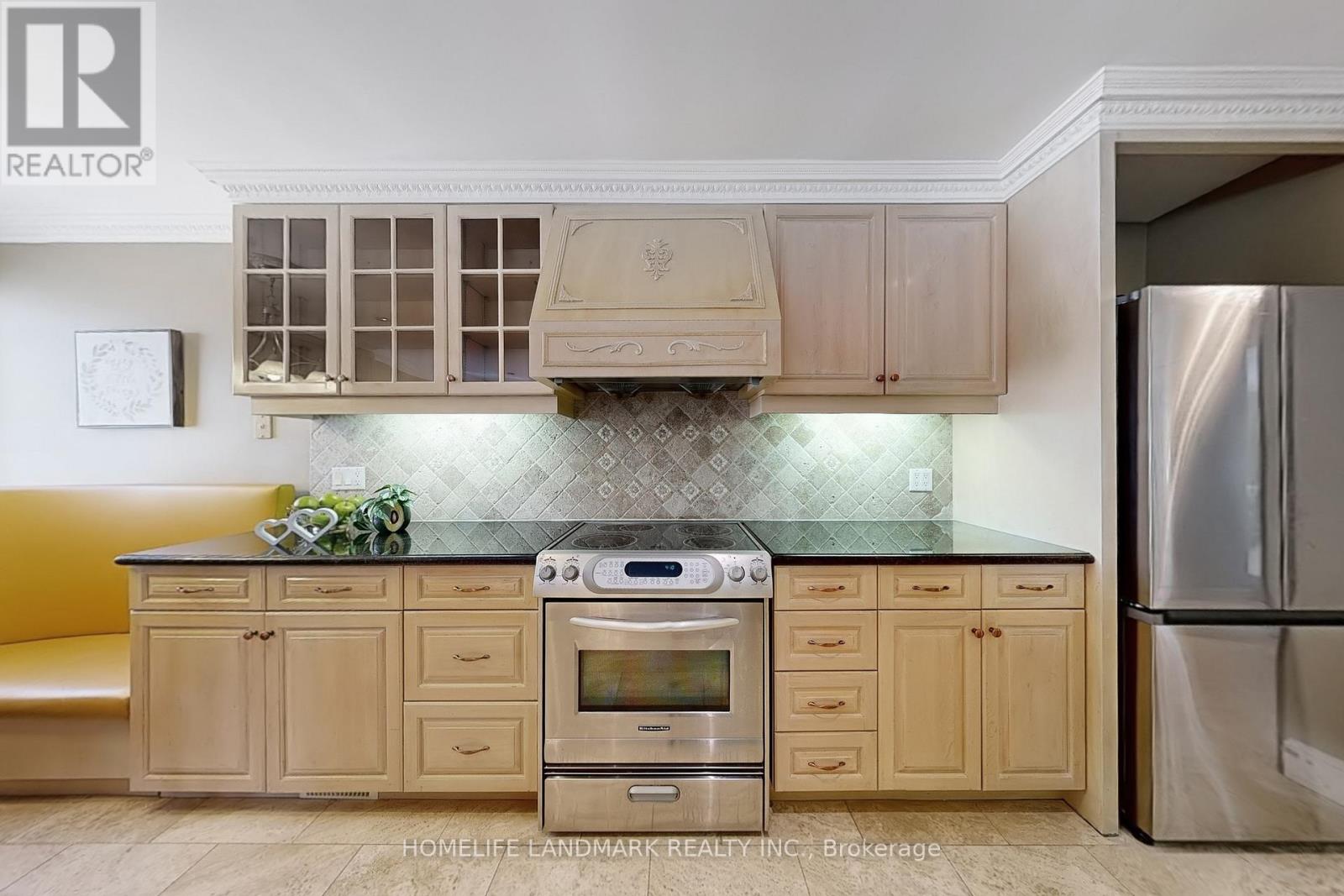 61 Whittaker Crescent, Toronto, Ontario  M2K 1K9 - Photo 15 - C12700256