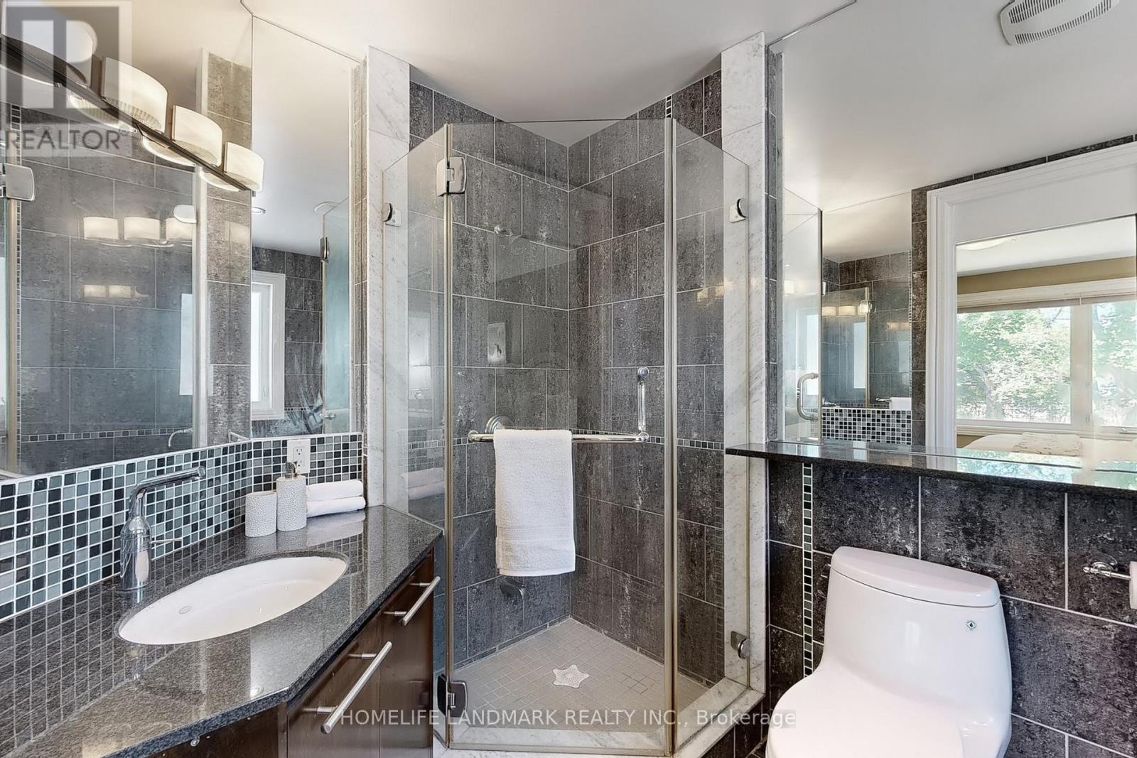 61 Whittaker Crescent, Toronto, Ontario  M2K 1K9 - Photo 21 - C12700256