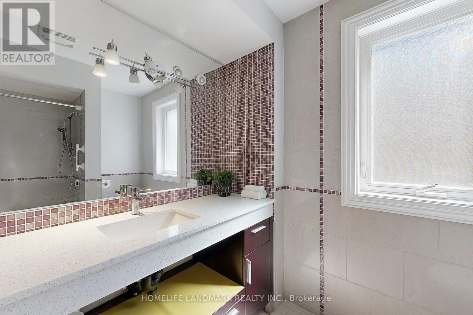 61 Whittaker Crescent, Toronto, Ontario  M2K 1K9 - Photo 28 - C12700256