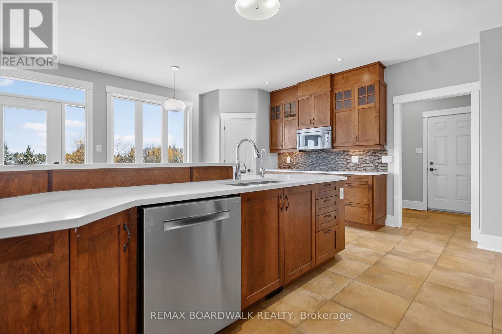 500 Bradbury Court, Ottawa, Ontario  K2W 0A1 - Photo 2 - X12612678