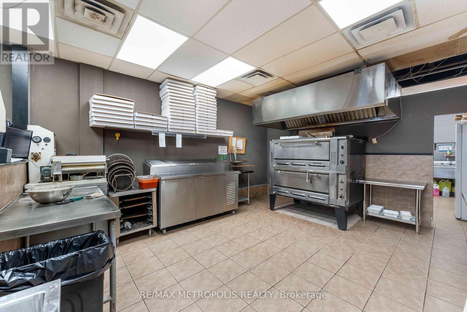 1561 Durham Regional Hwy2, Clarington, Ontario  L1E 2G5 - Photo 16 - E12700250