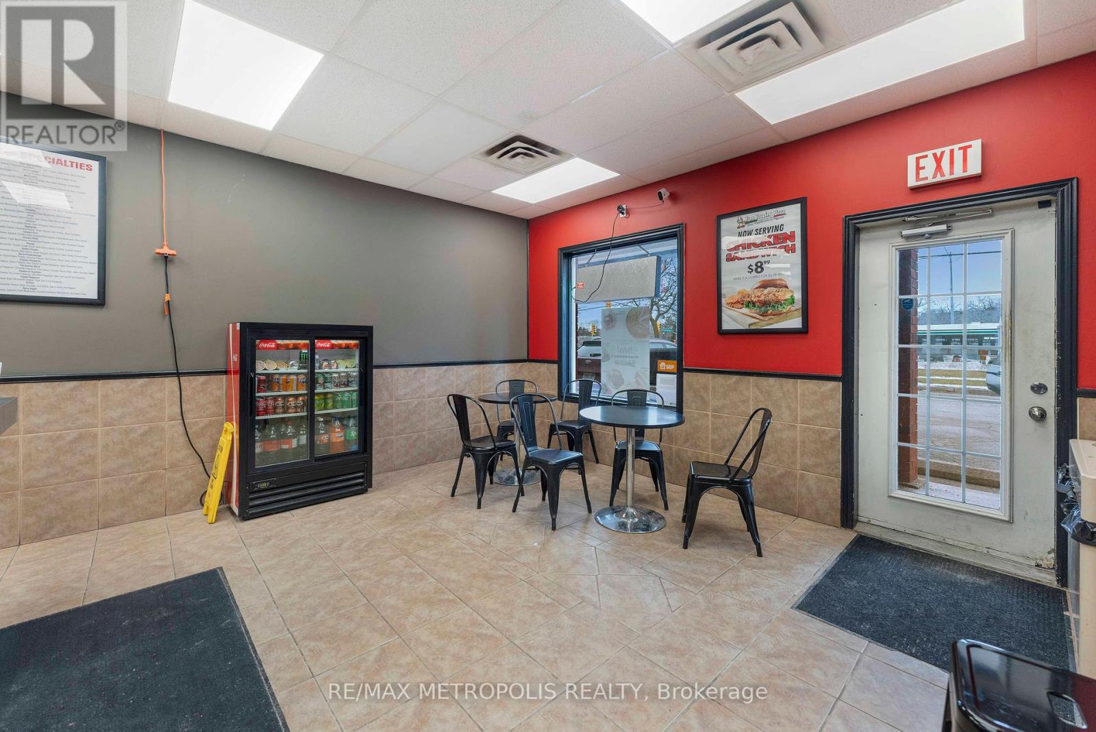 1561 Durham Regional Hwy2, Clarington, Ontario  L1E 2G5 - Photo 4 - E12700250