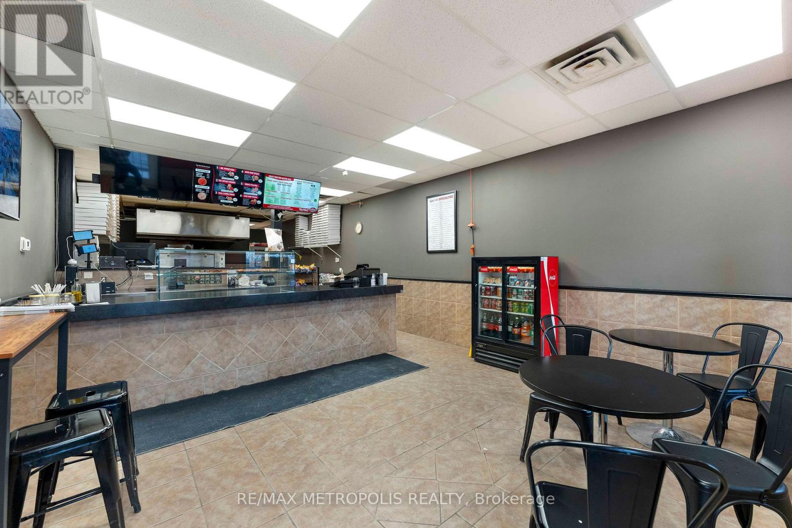 1561 Durham Regional Hwy2, Clarington, Ontario  L1E 2G5 - Photo 5 - E12700250