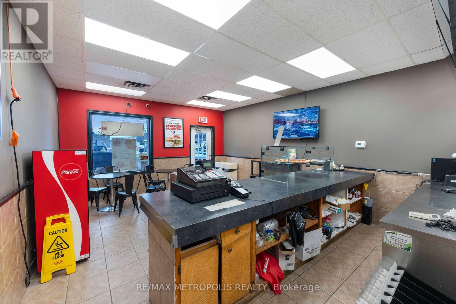 1561 Durham Regional Hwy2, Clarington, Ontario  L1E 2G5 - Photo 8 - E12700250