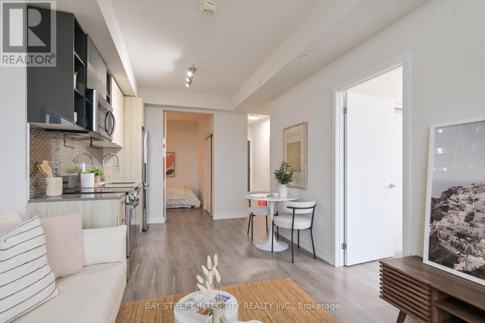 909 - 10 De Boers Drive, Toronto, Ontario  M3J 0L6 - Photo 17 - W12698098