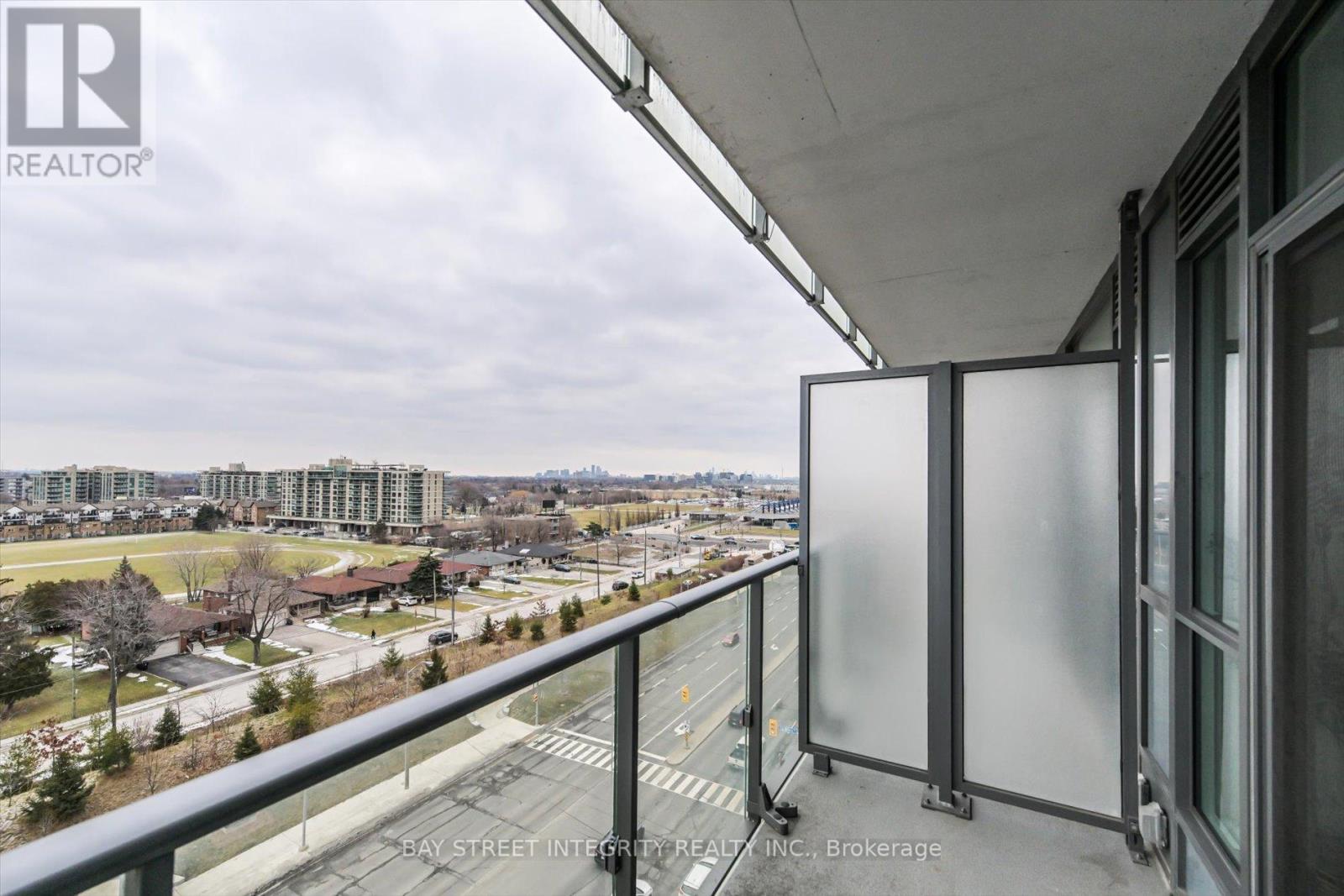 909 - 10 De Boers Drive, Toronto, Ontario  M3J 0L6 - Photo 28 - W12698098