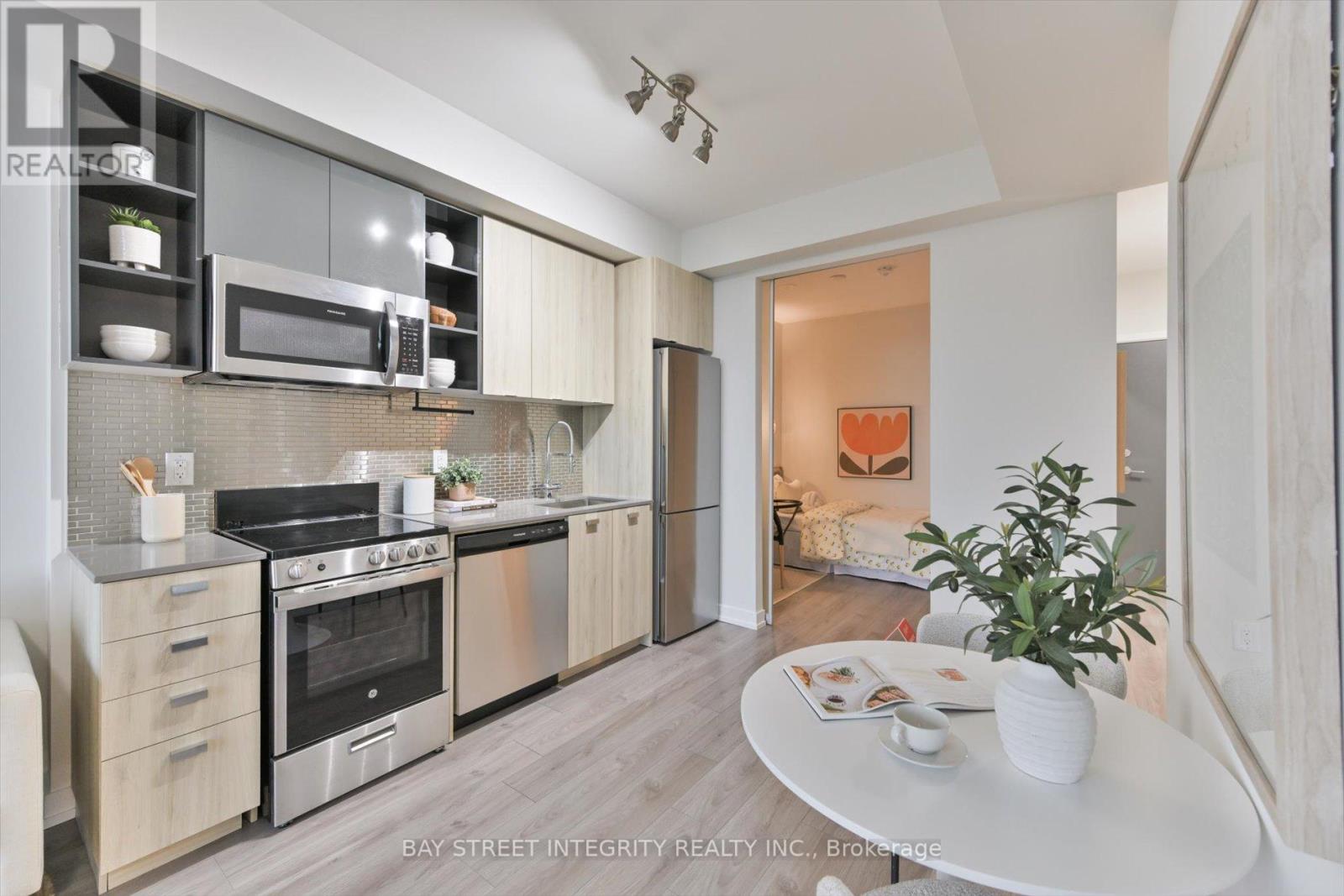 909 - 10 De Boers Drive, Toronto, Ontario  M3J 0L6 - Photo 10 - W12698098