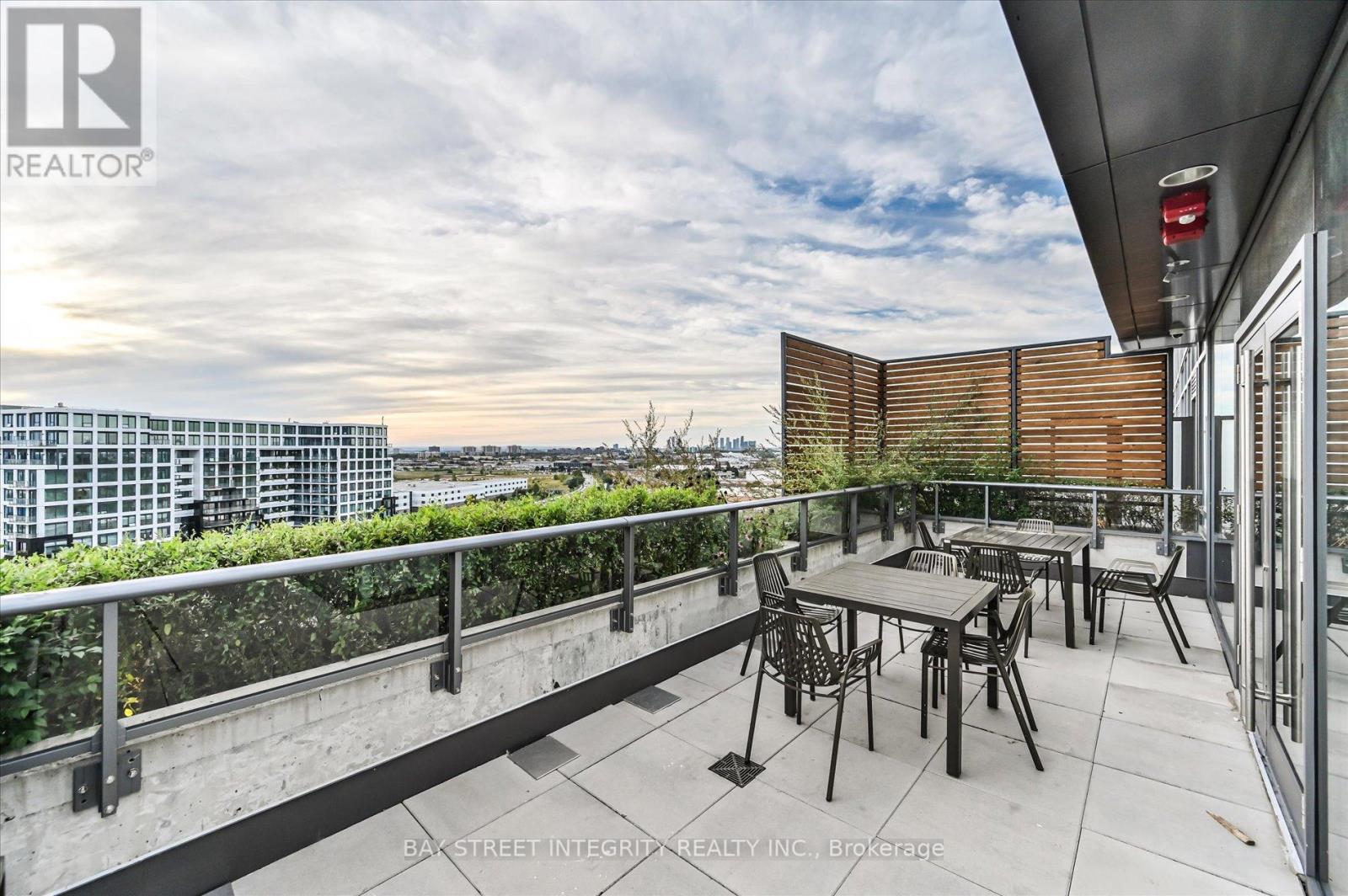 909 - 10 De Boers Drive, Toronto, Ontario  M3J 0L6 - Photo 40 - W12698098