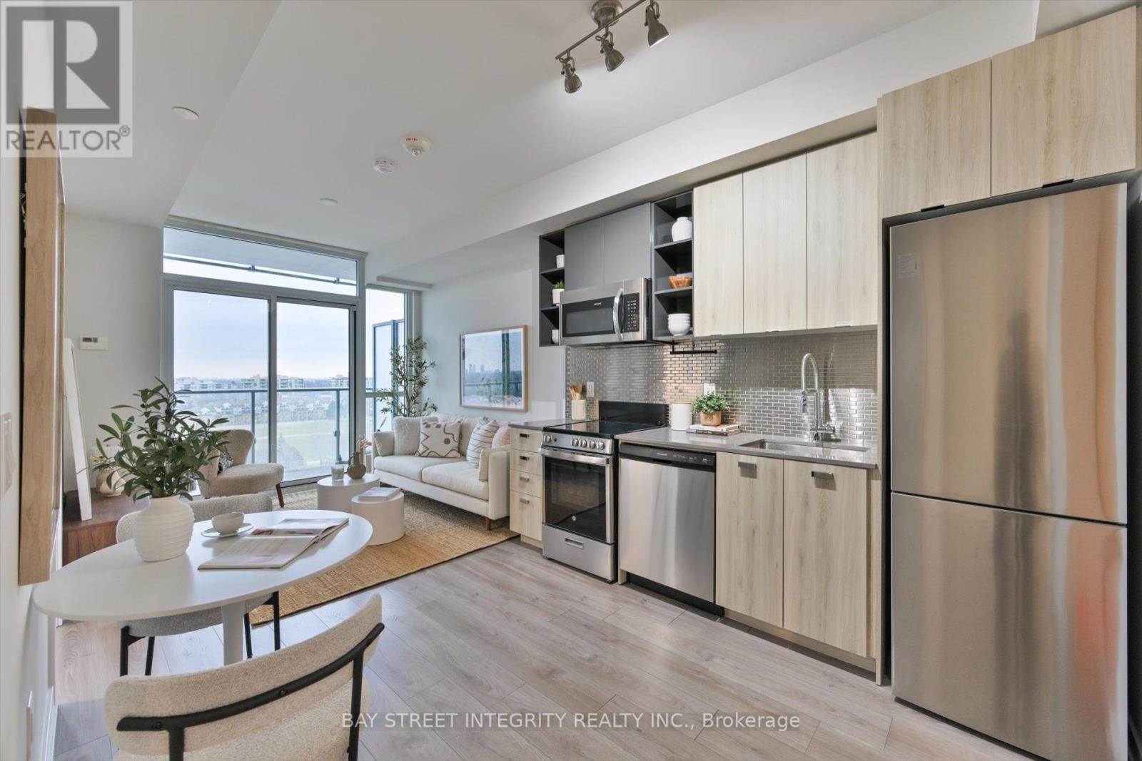 909 - 10 De Boers Drive, Toronto, Ontario  M3J 0L6 - Photo 9 - W12698098