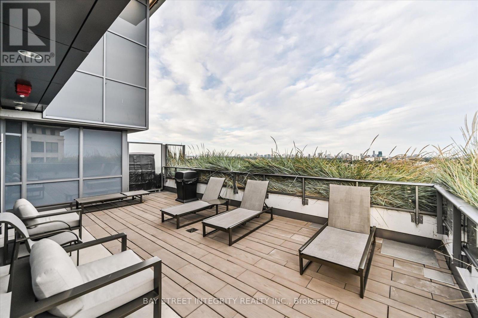 909 - 10 De Boers Drive, Toronto, Ontario  M3J 0L6 - Photo 41 - W12698098