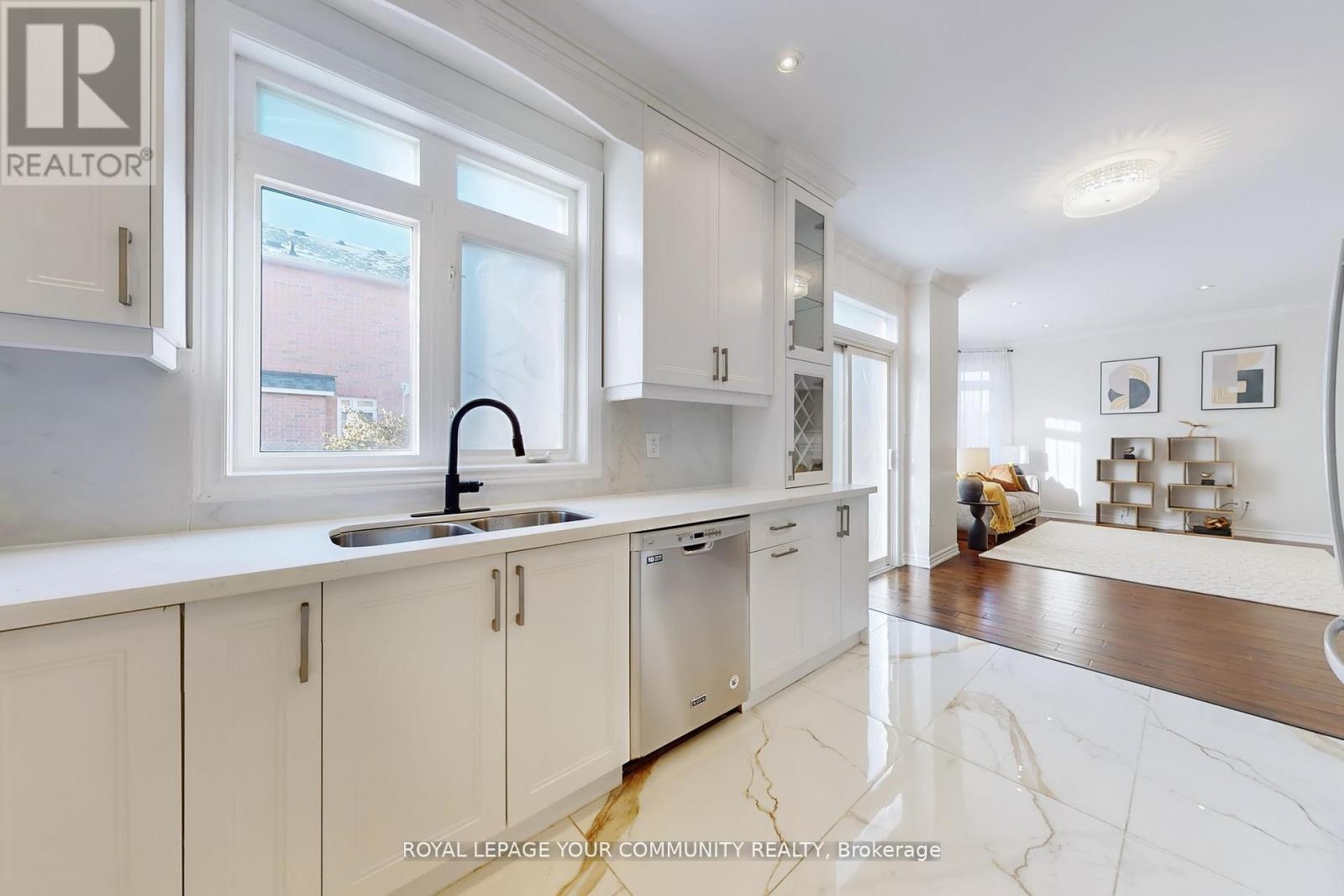 10 Auburndale Drive, Vaughan, Ontario  L4J 9C1 - Photo 6 - N12700204