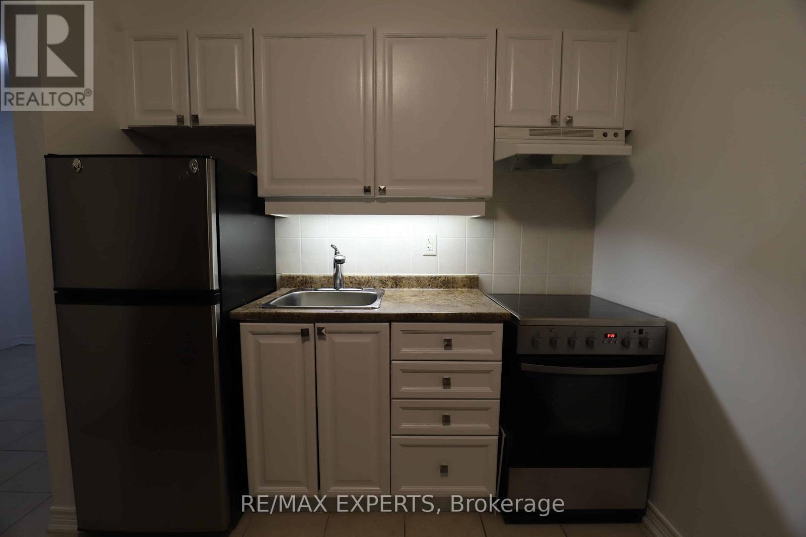 101 - 9519 Keele Street, Vaughan, Ontario  L6A 4A2 - Photo 5 - N12700216