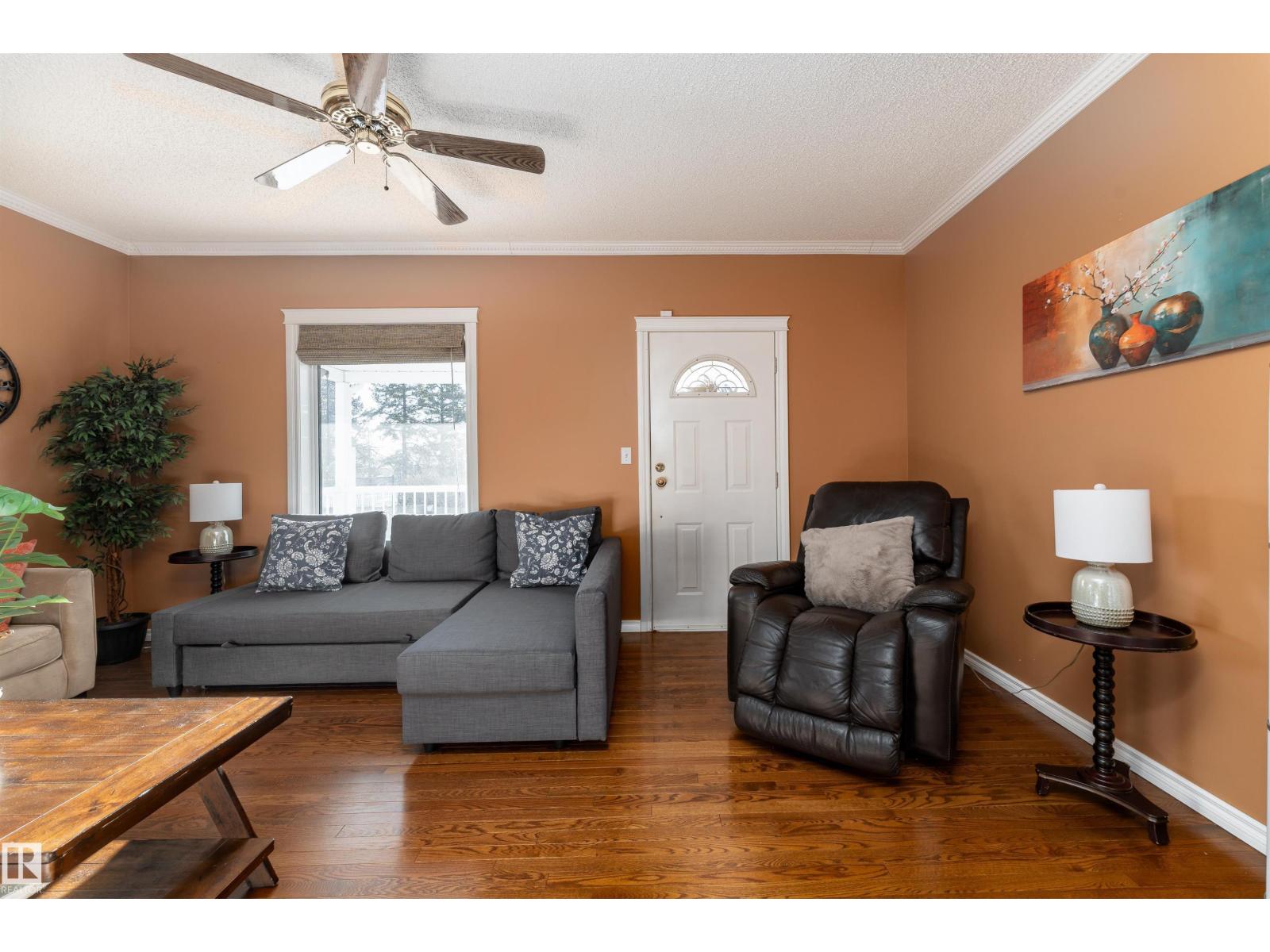 4712 50 Av, Beaumont, Alberta  T4X 1H5 - Photo 11 - E4470167