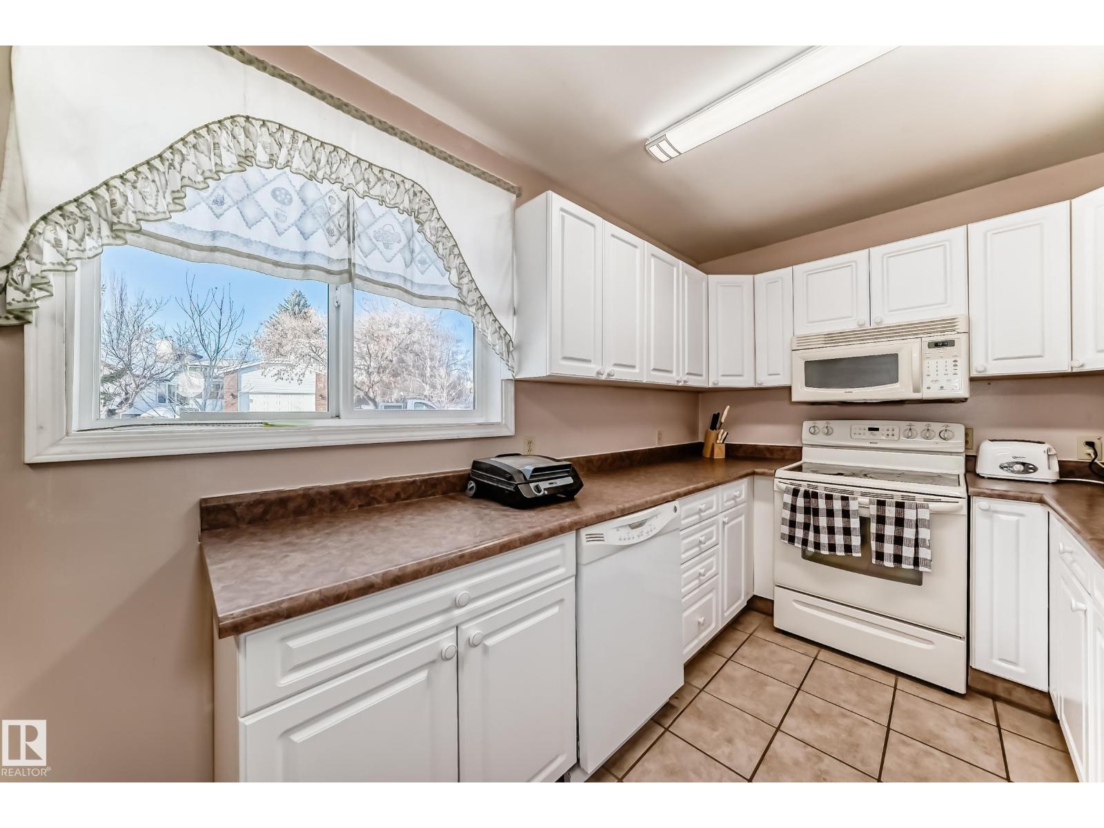 26 Louisbourg Pl, St. Albert, Alberta  T8N 4L5 - Photo 10 - E4470168