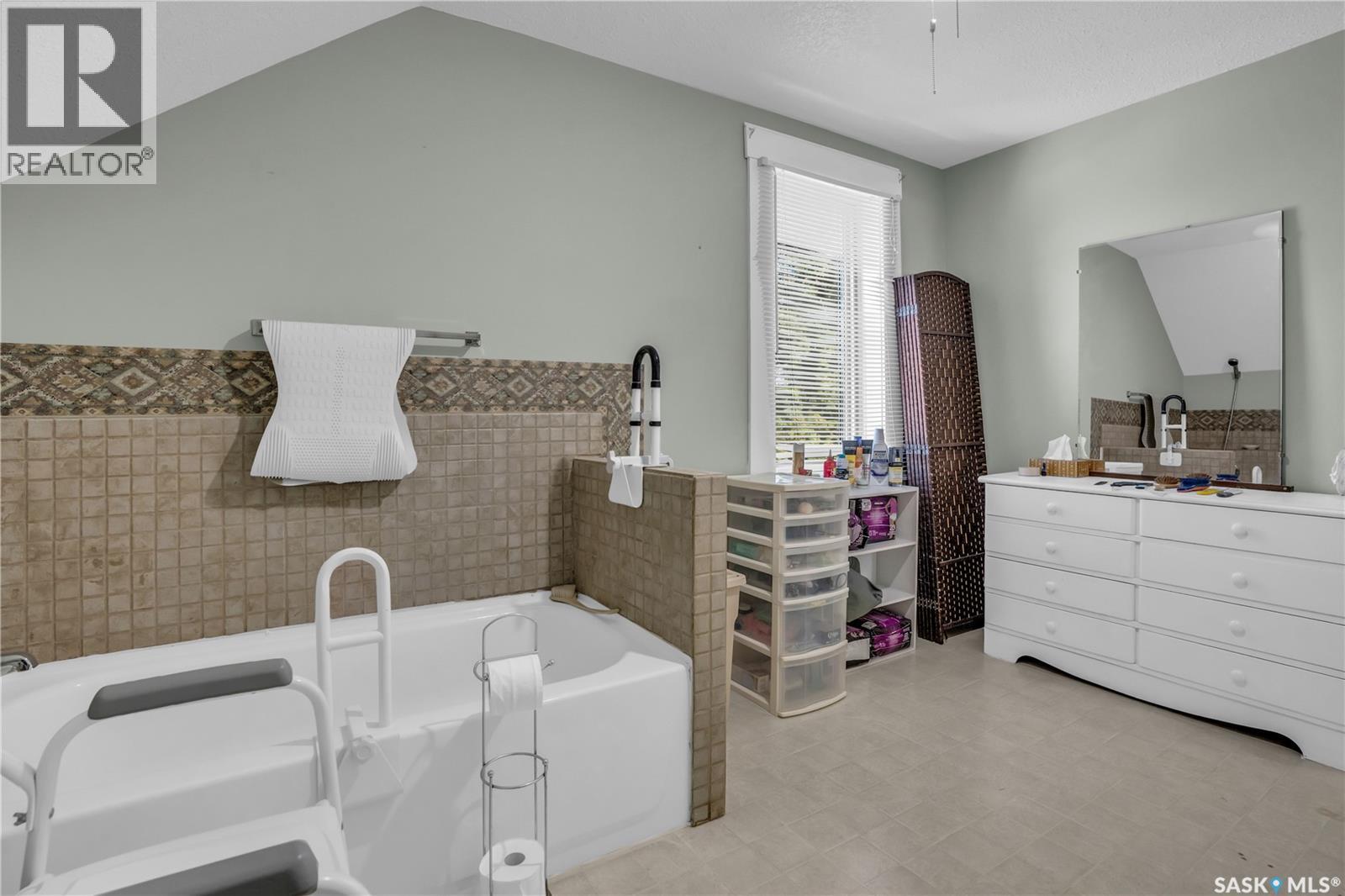 710 Stella Street, Grenfell, Saskatchewan  S0G 2B0 - Photo 13 - SK026892